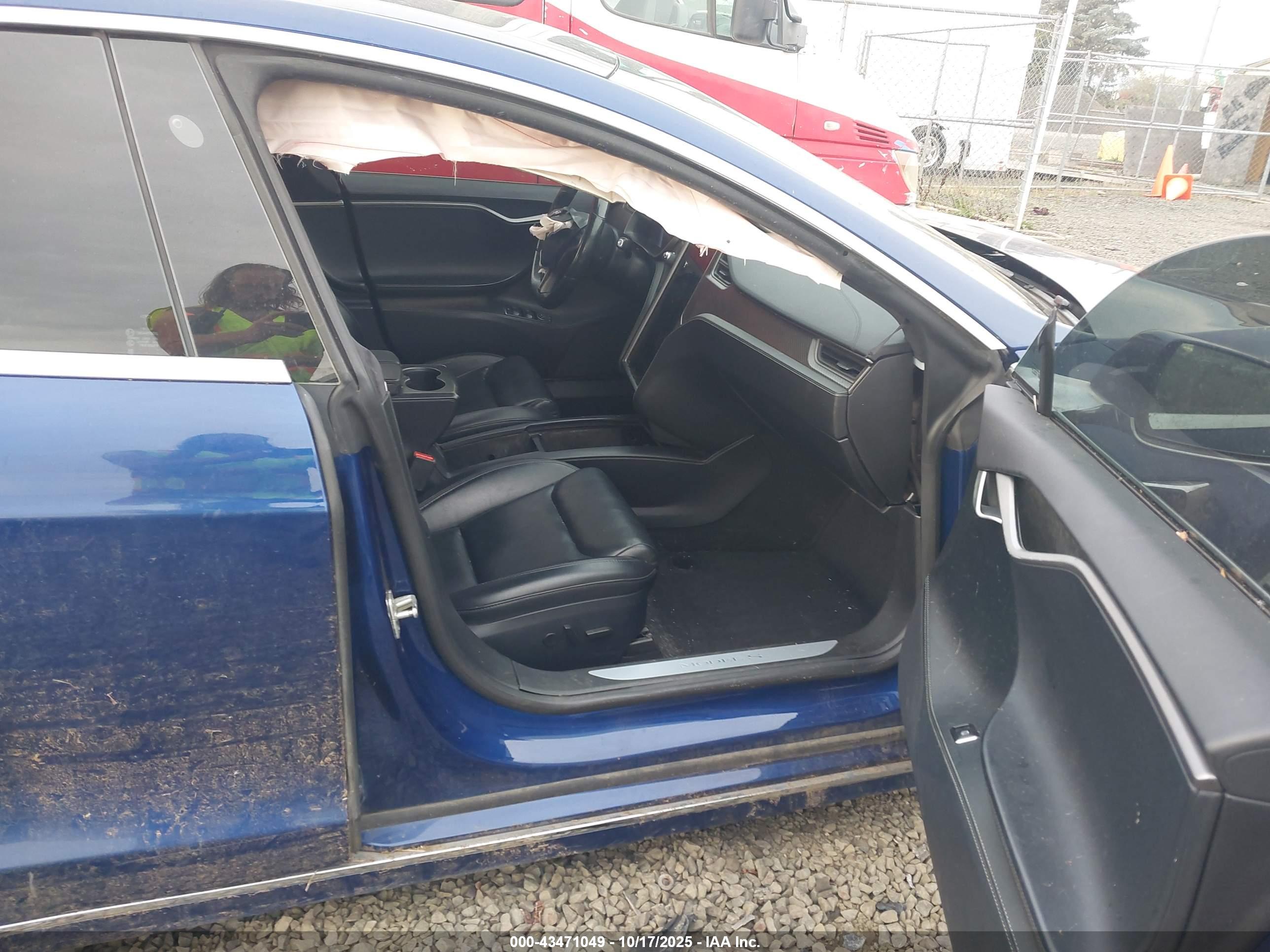 TESLA MODEL image 5