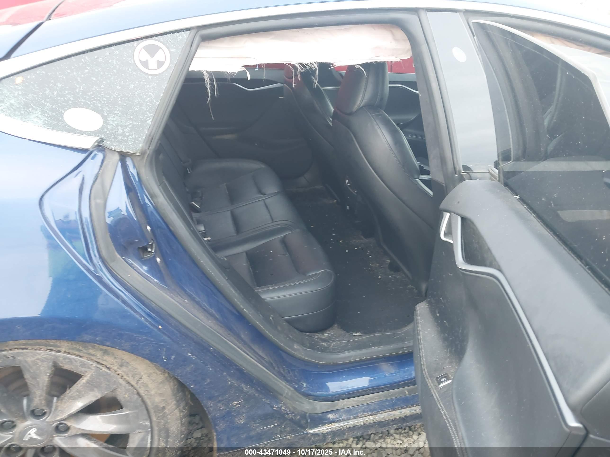 TESLA MODEL image 8