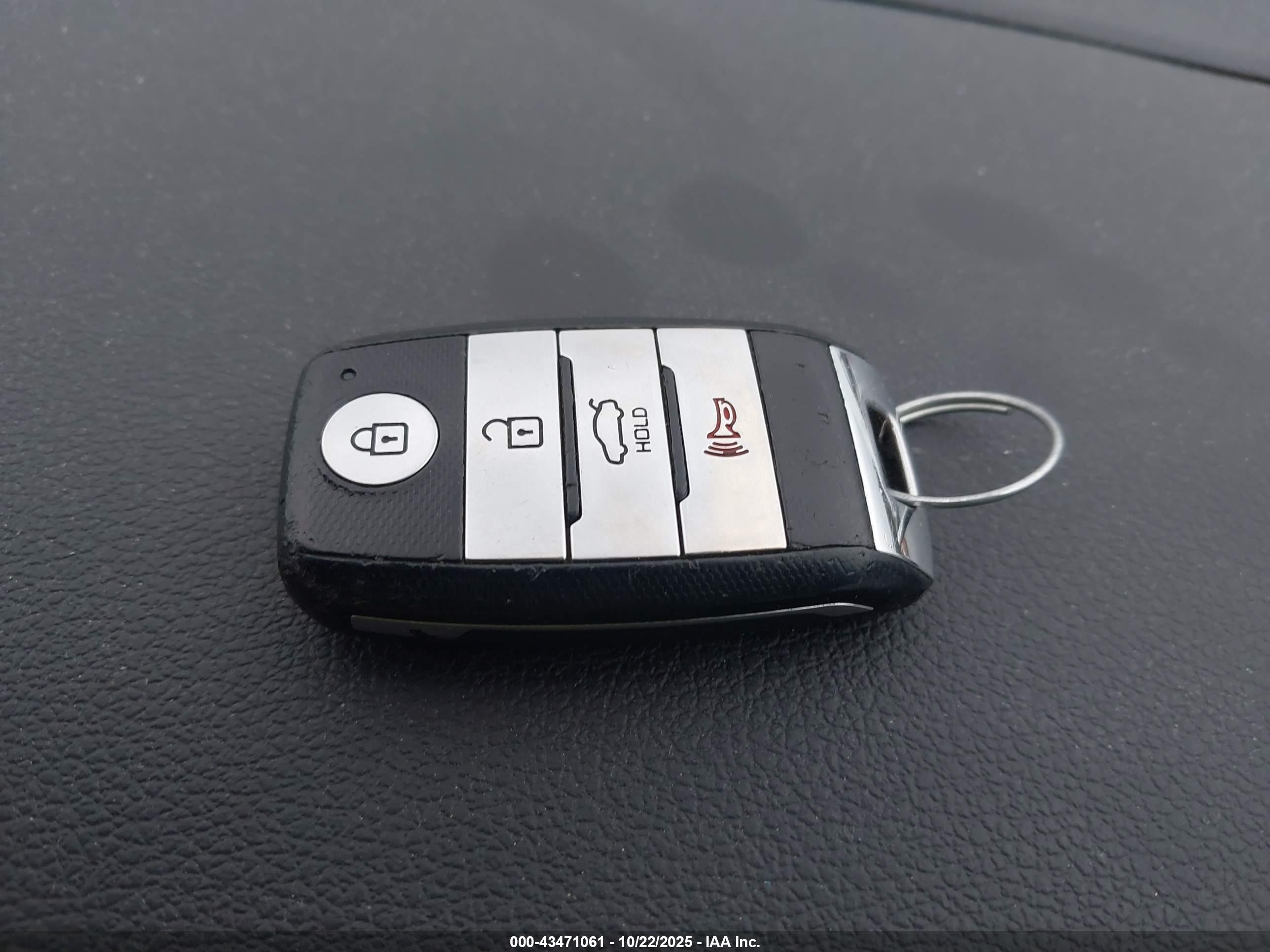 HYUNDAI TUCSON image 11