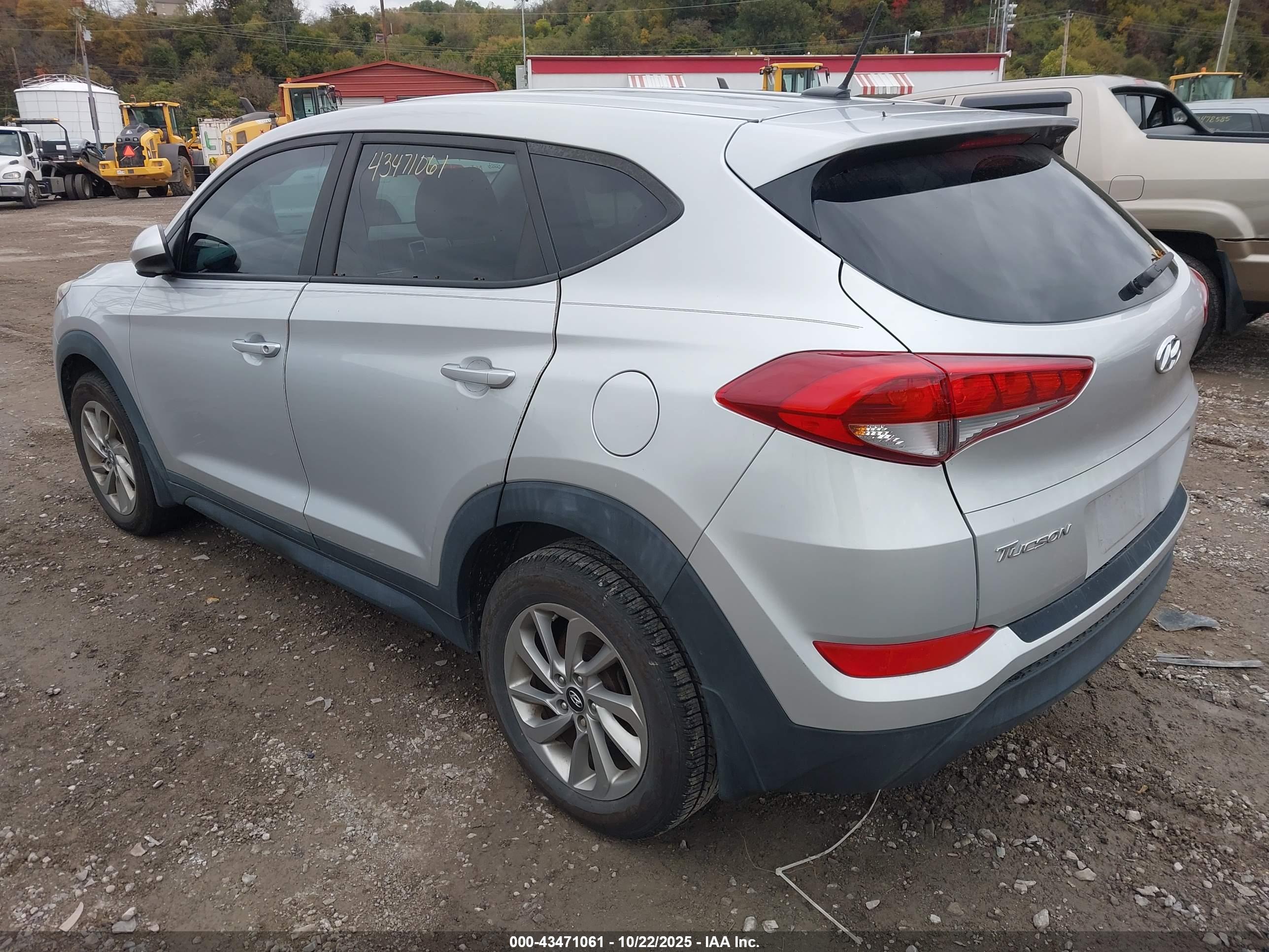 HYUNDAI TUCSON image 3