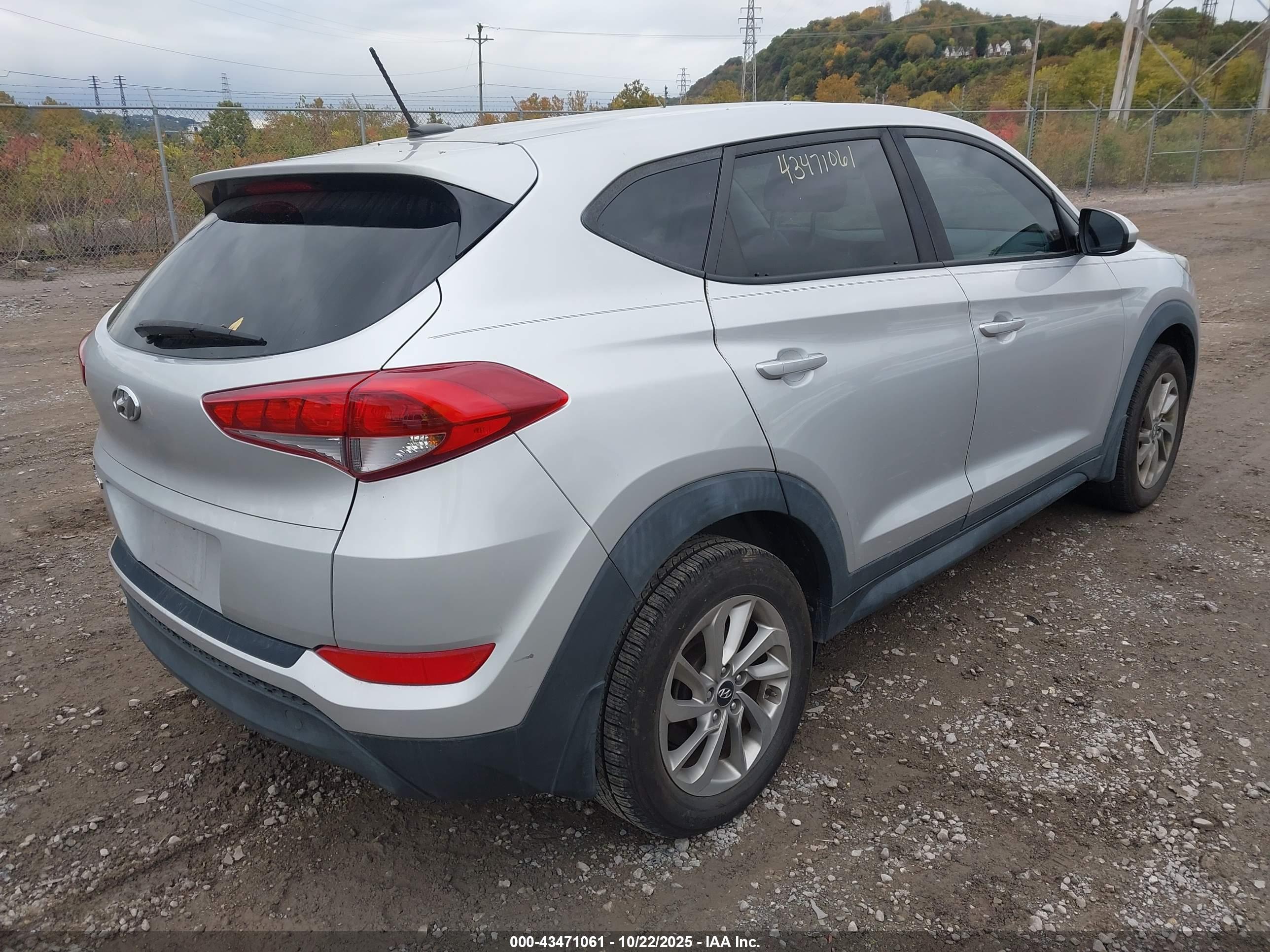 HYUNDAI TUCSON image 4