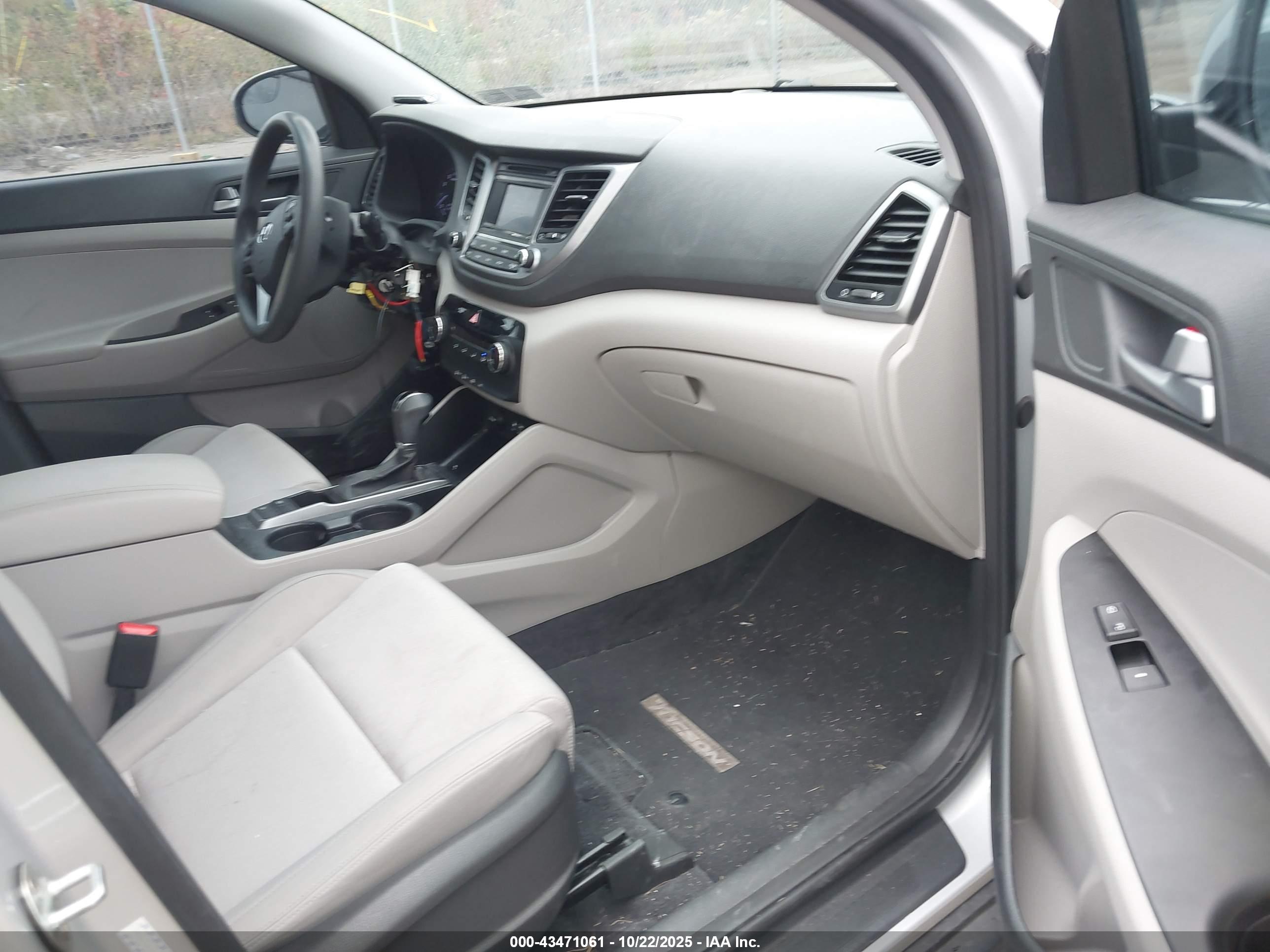 HYUNDAI TUCSON image 5