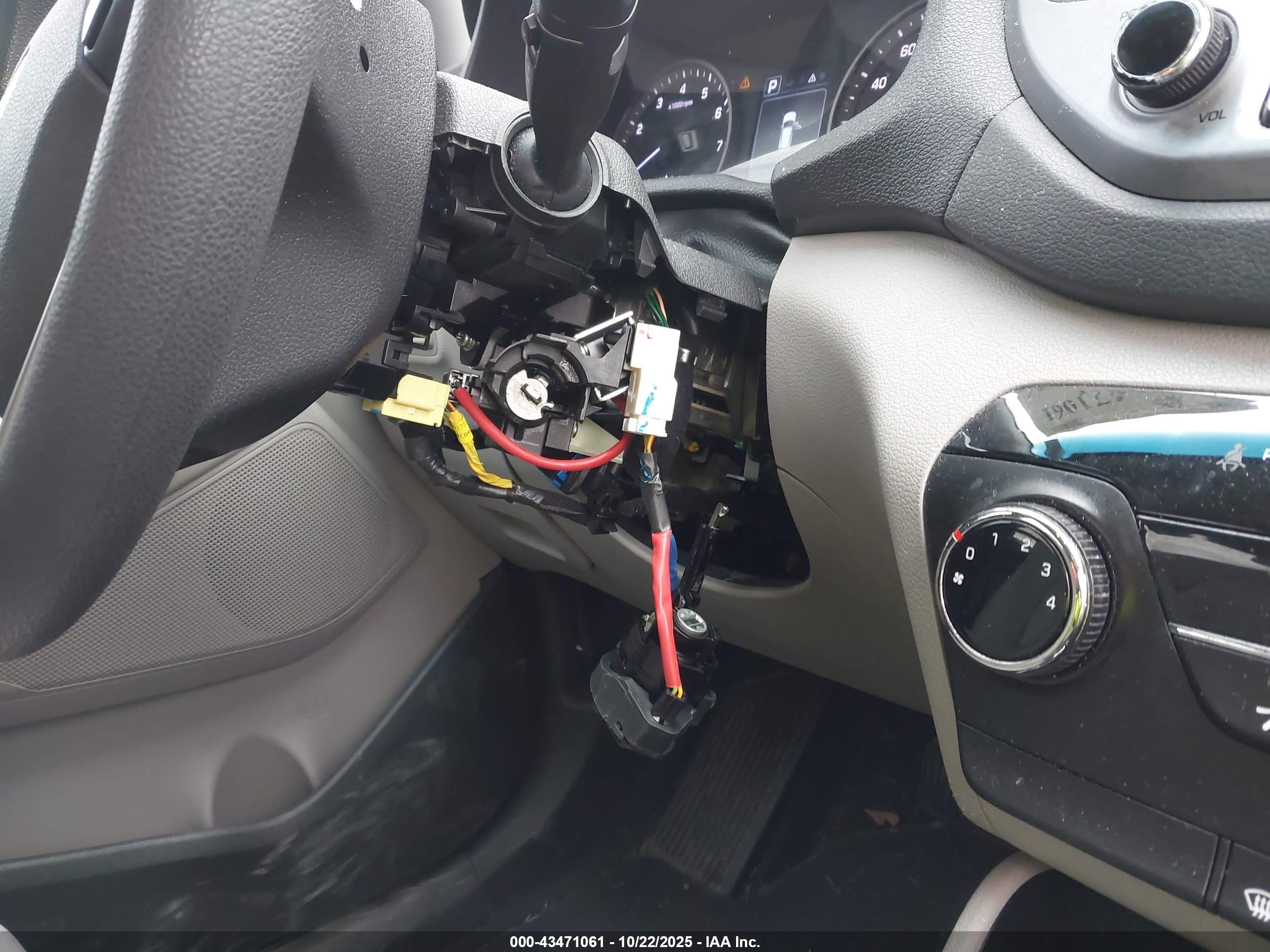 HYUNDAI TUCSON image 6