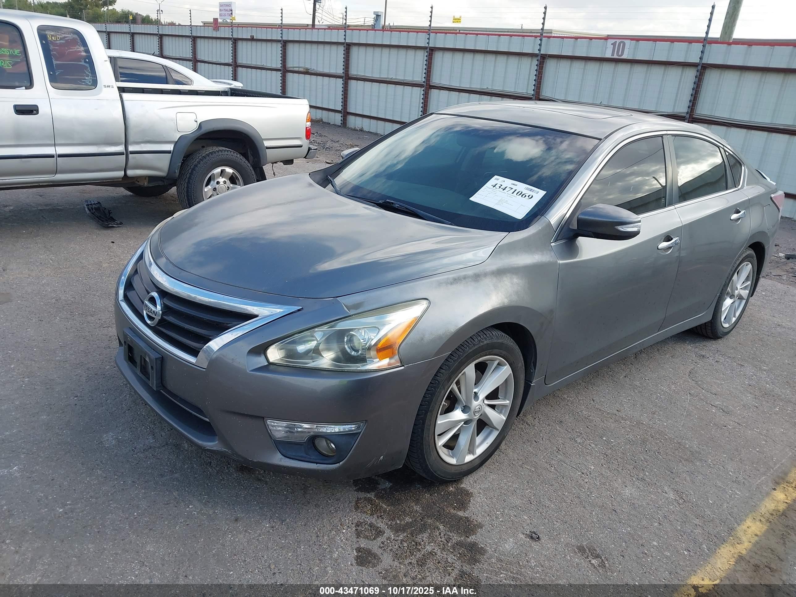 NISSAN ALTIMA image 2