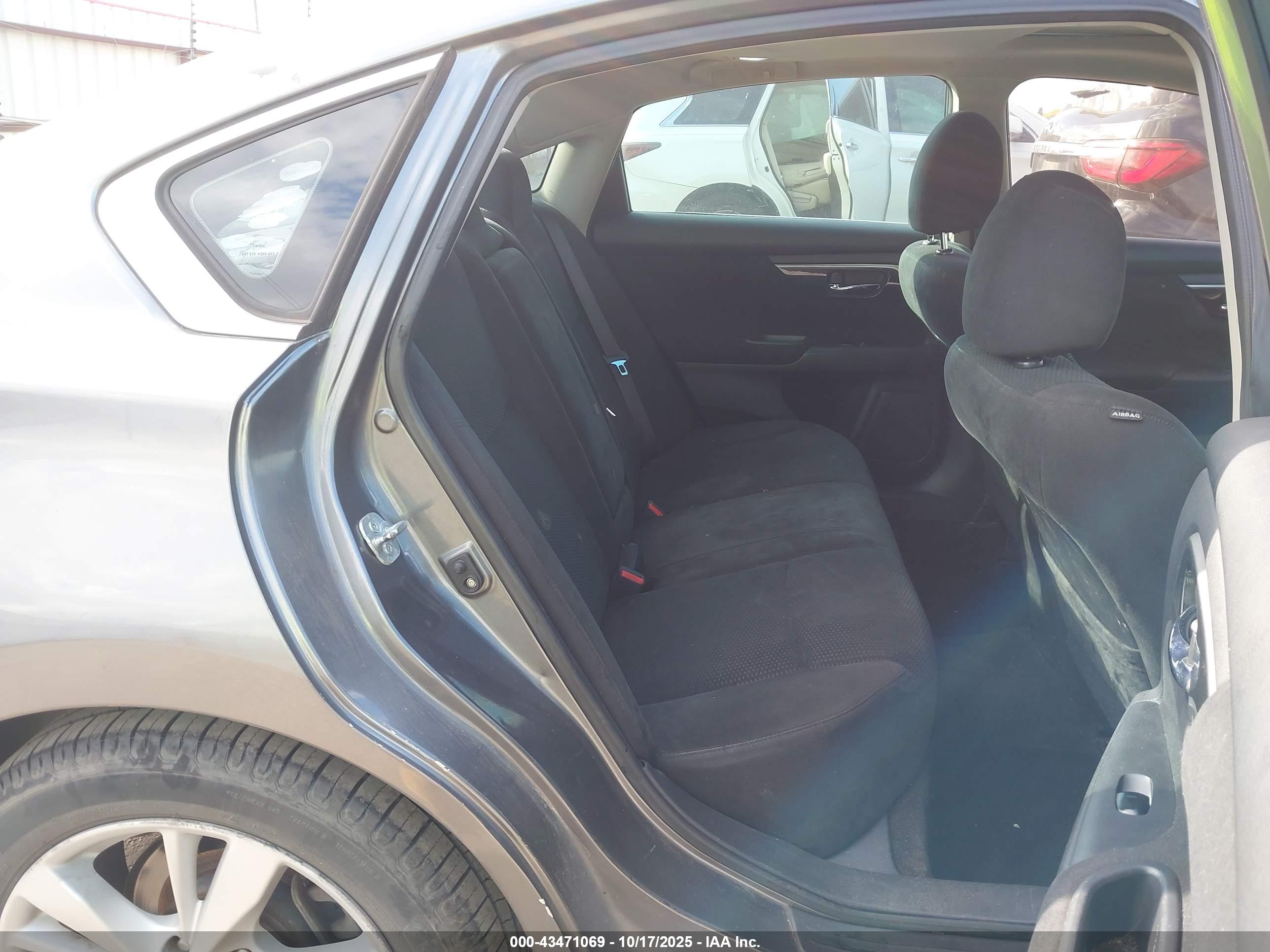 NISSAN ALTIMA image 8