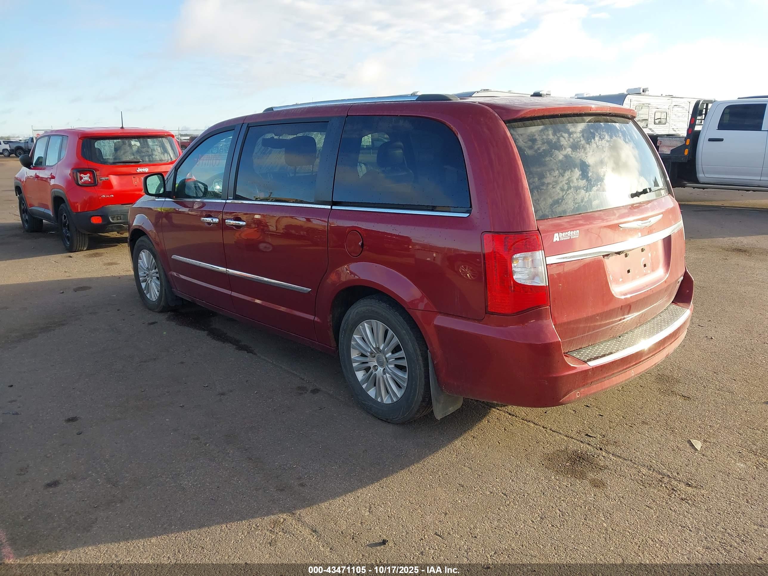CHRYSLER TOWN image 3
