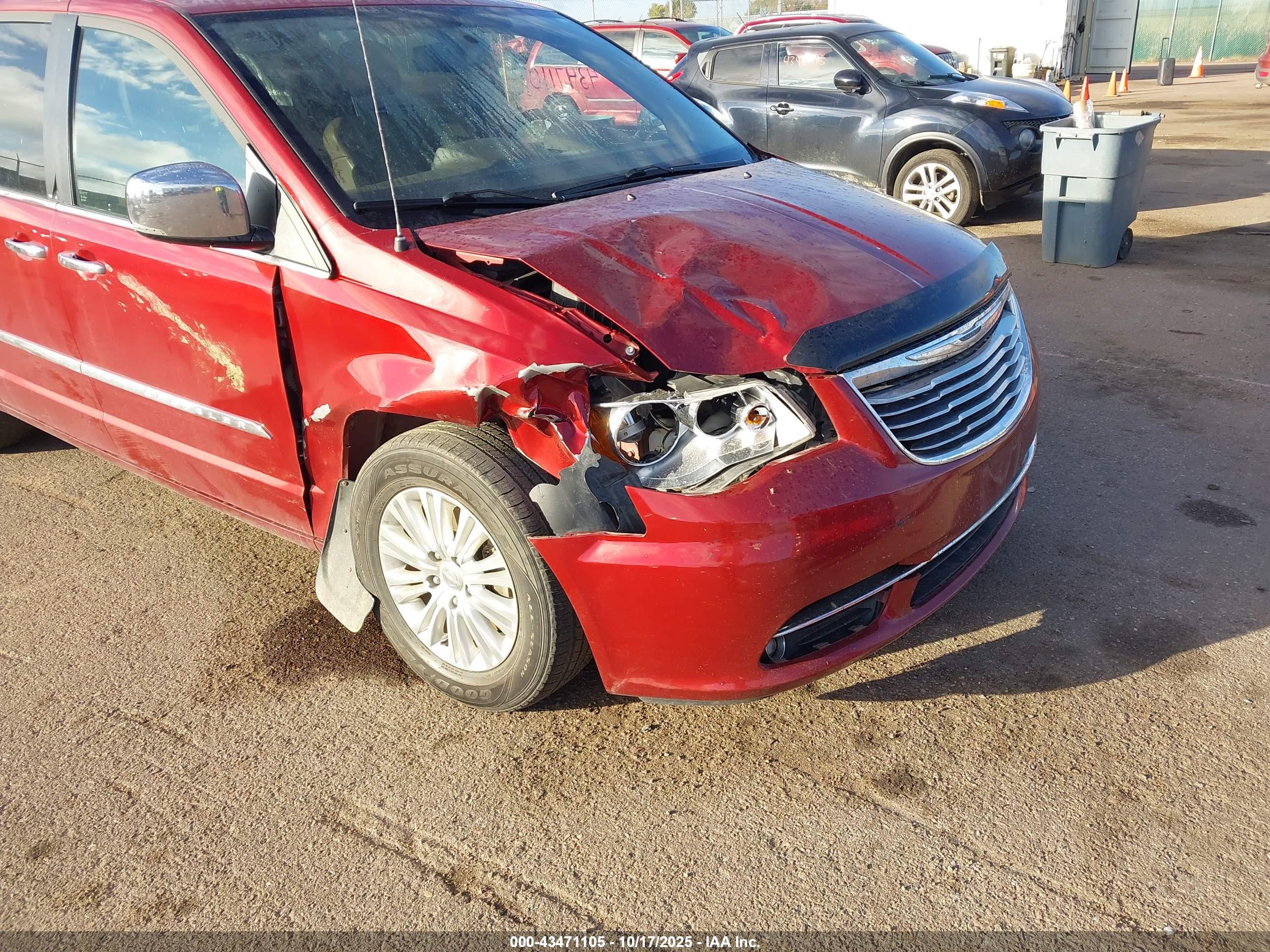 CHRYSLER TOWN image 6