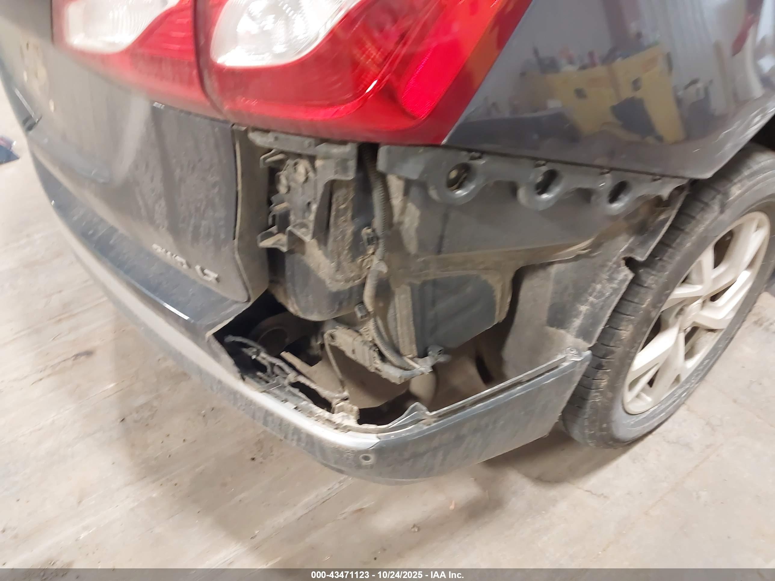 CHEVROLET EQUINOX image 6