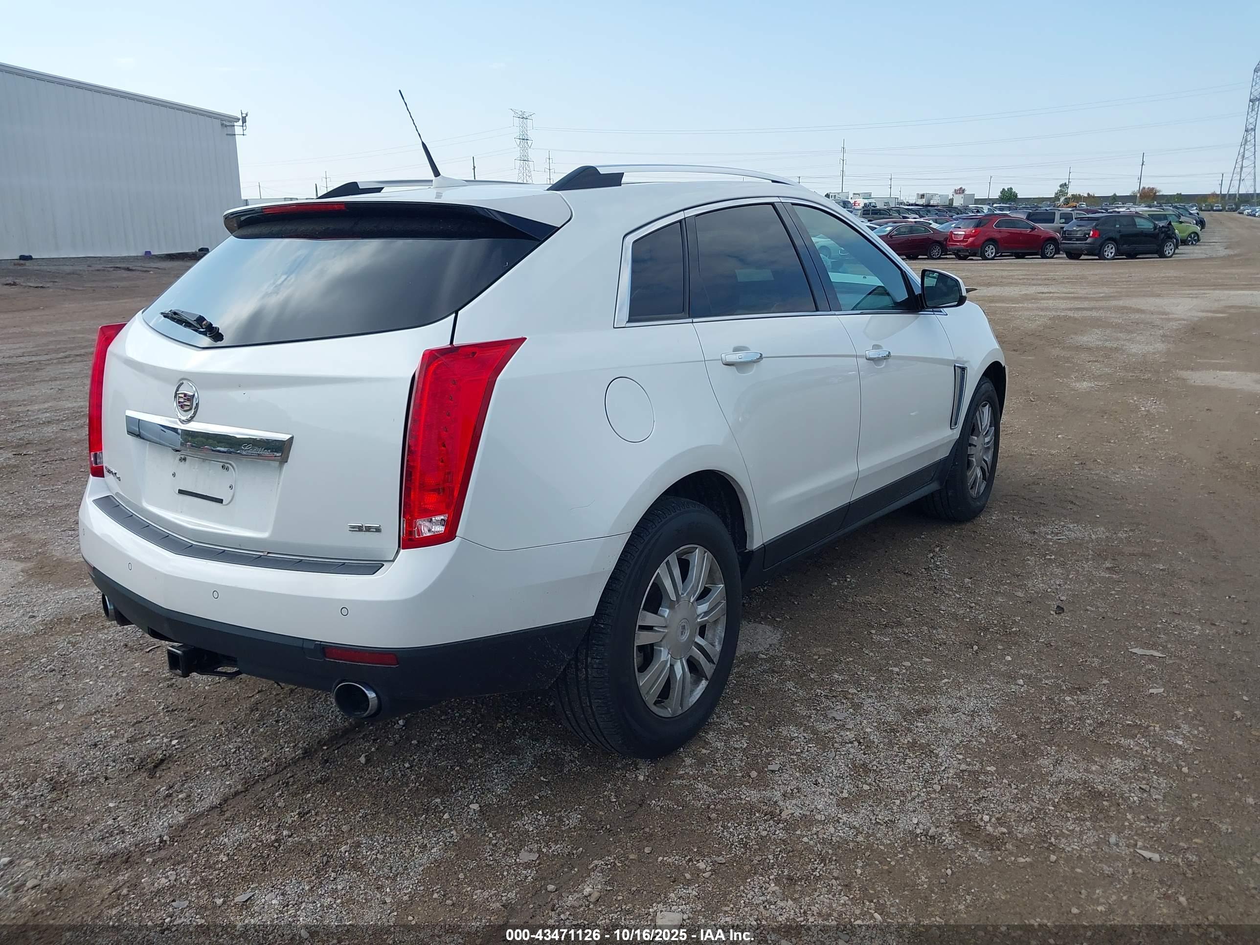 CADILLAC SRX image 4