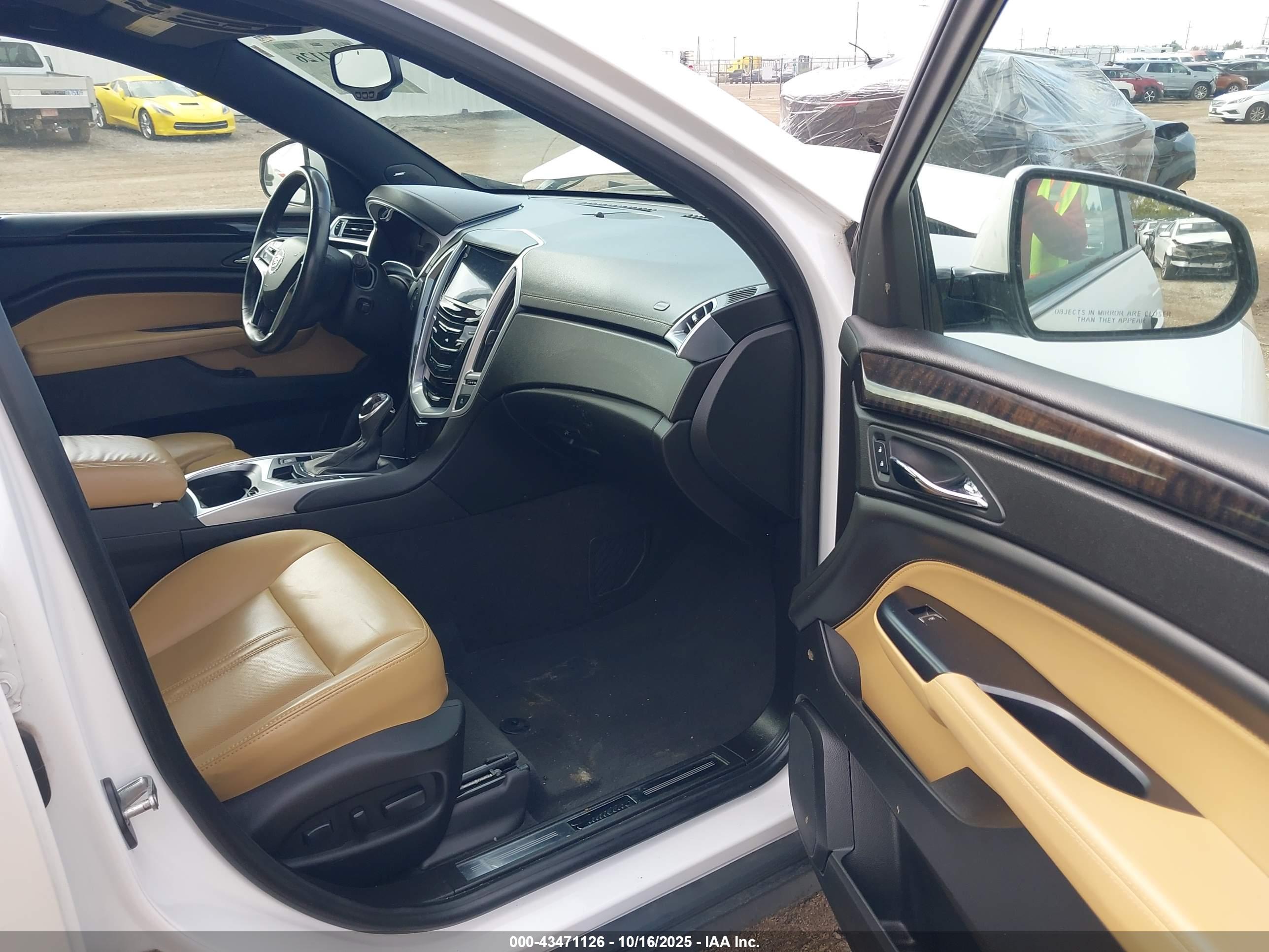 CADILLAC SRX image 5