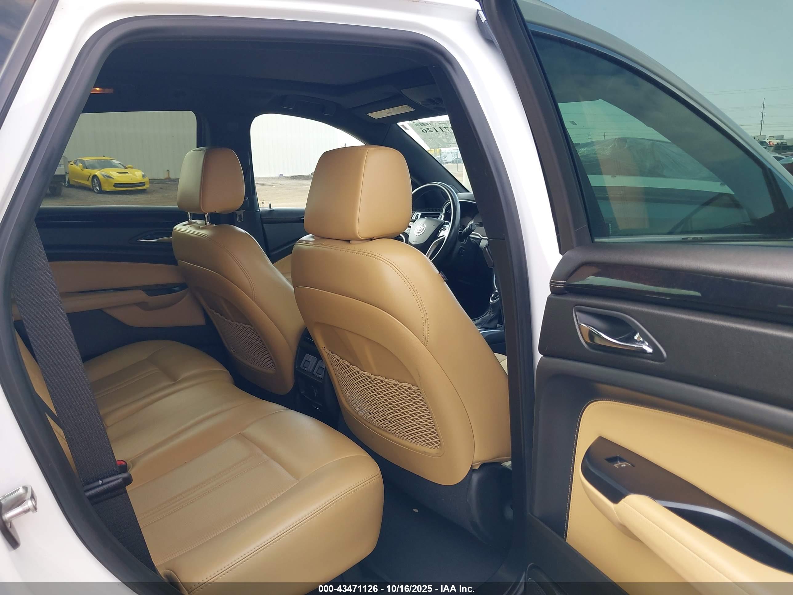 CADILLAC SRX image 8