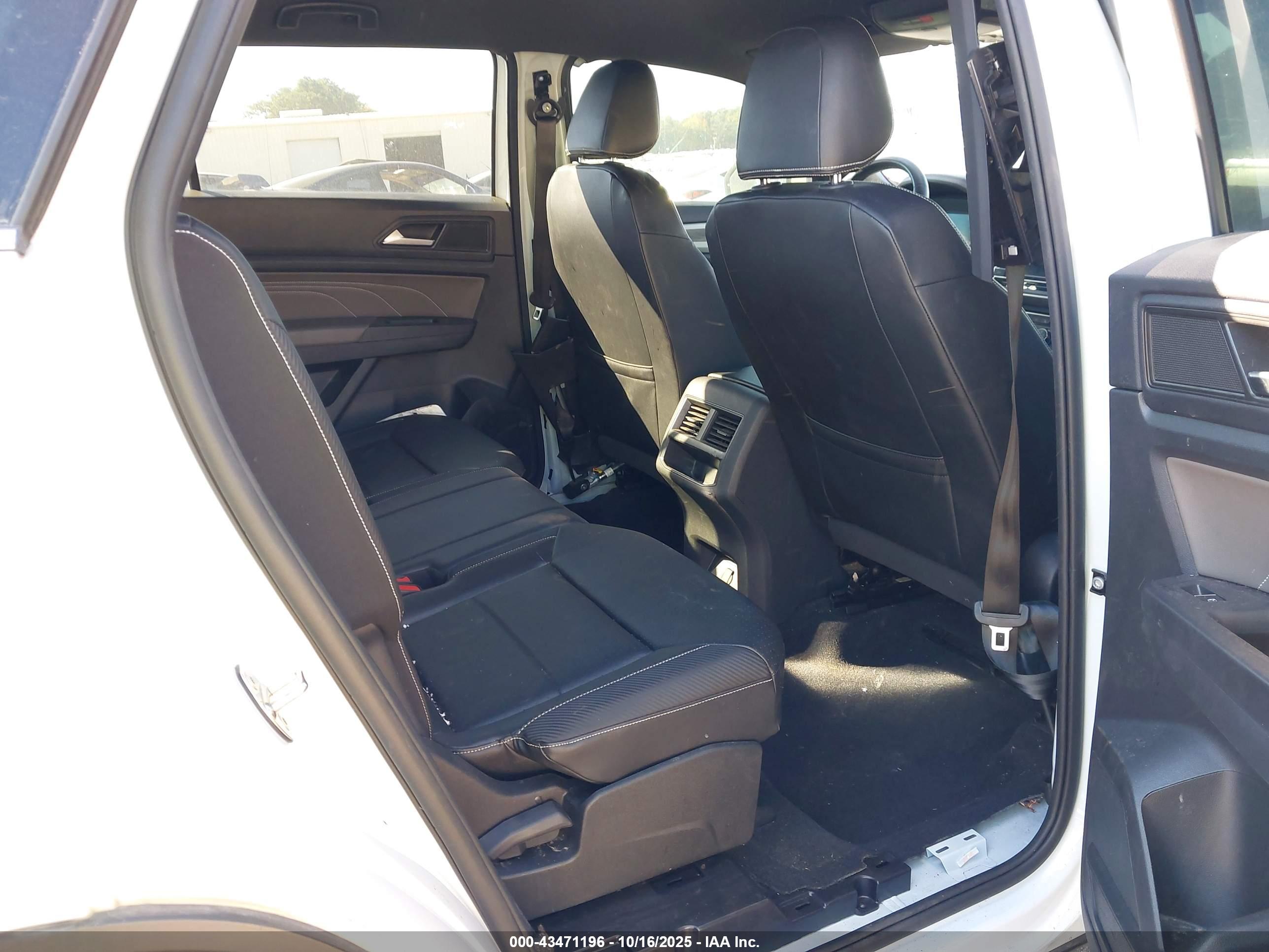 VOLKSWAGEN ATLAS image 8