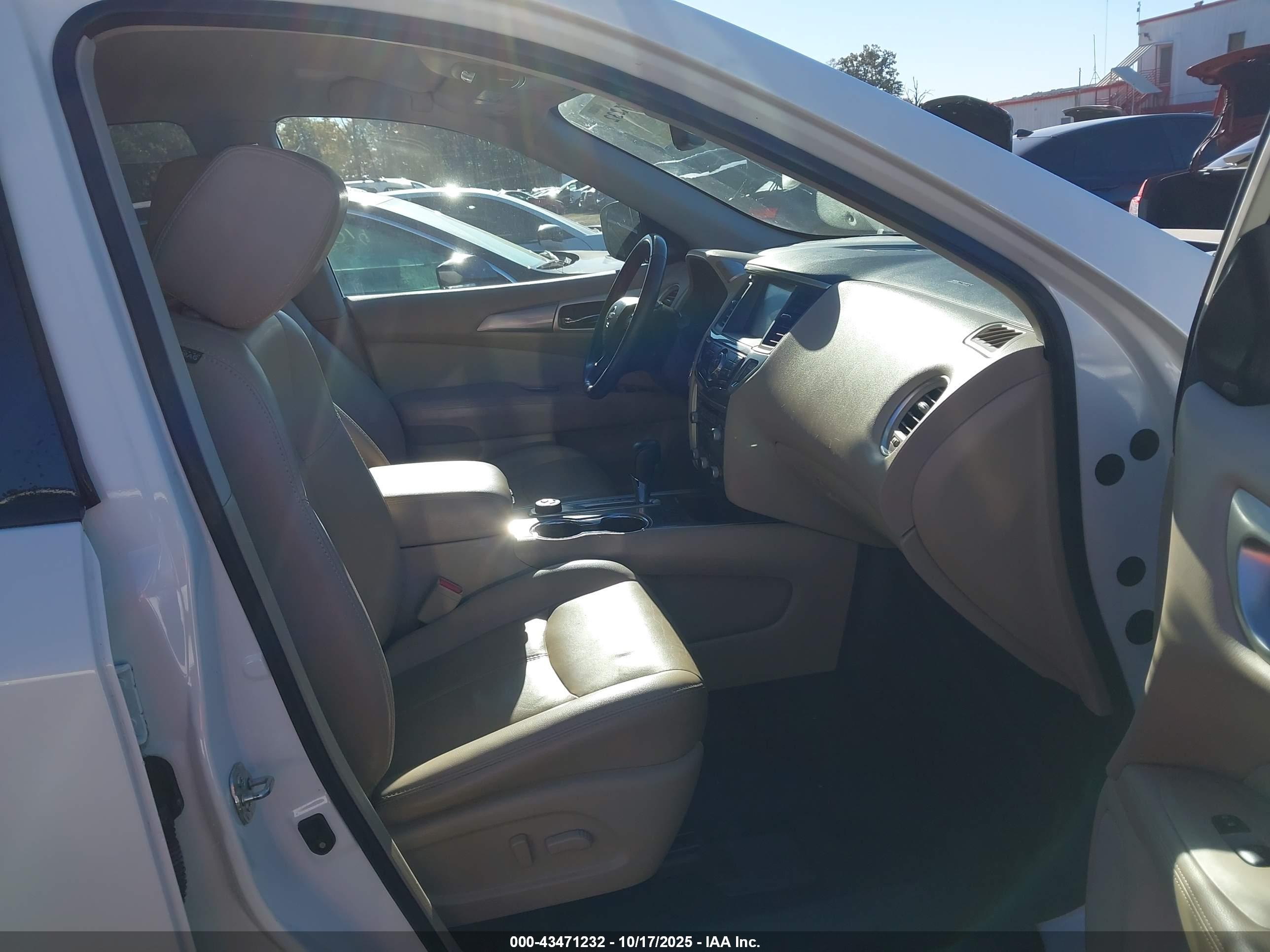 NISSAN PATHFINDER image 5