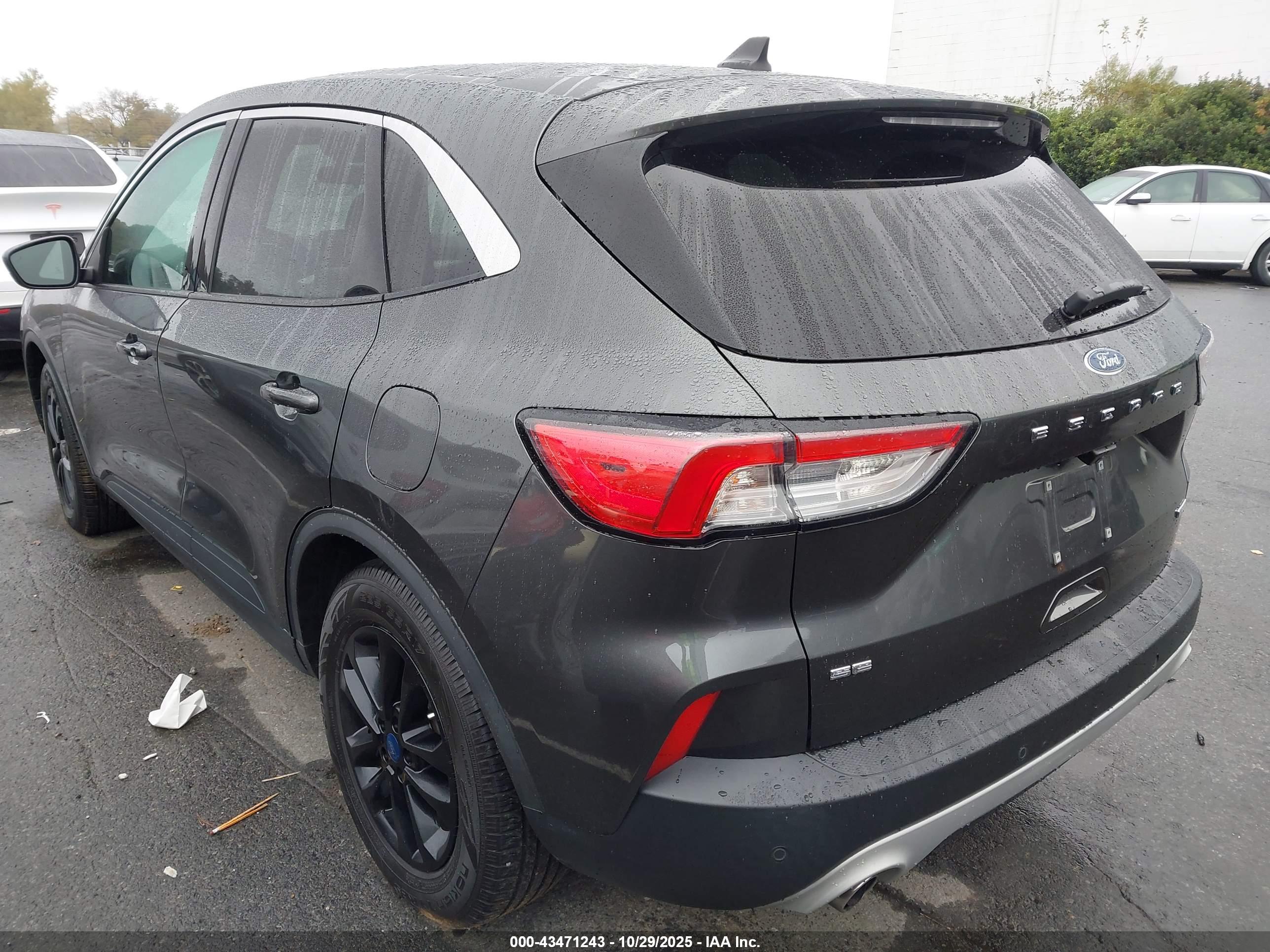 FORD ESCAPE image 3