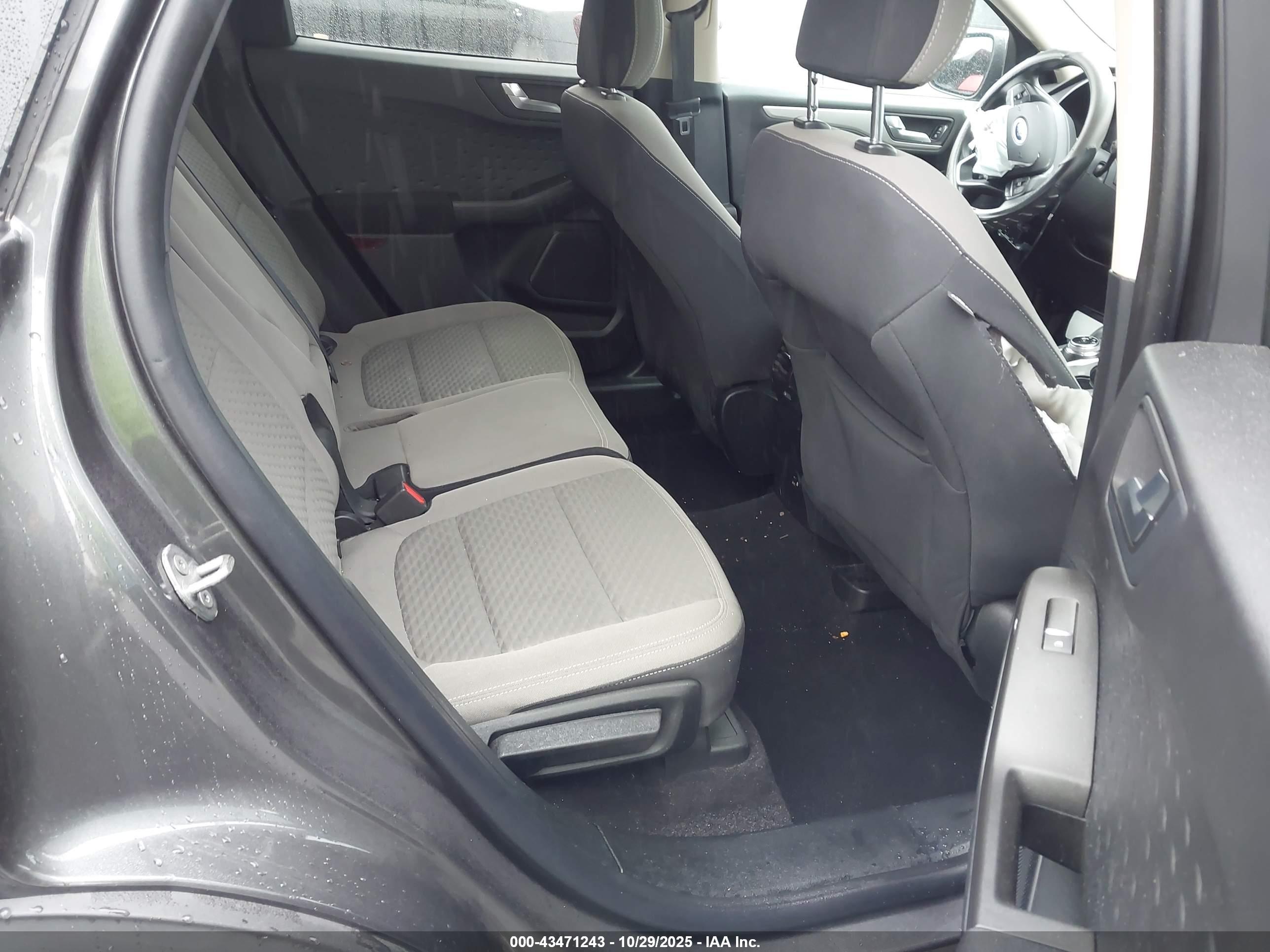 FORD ESCAPE image 8