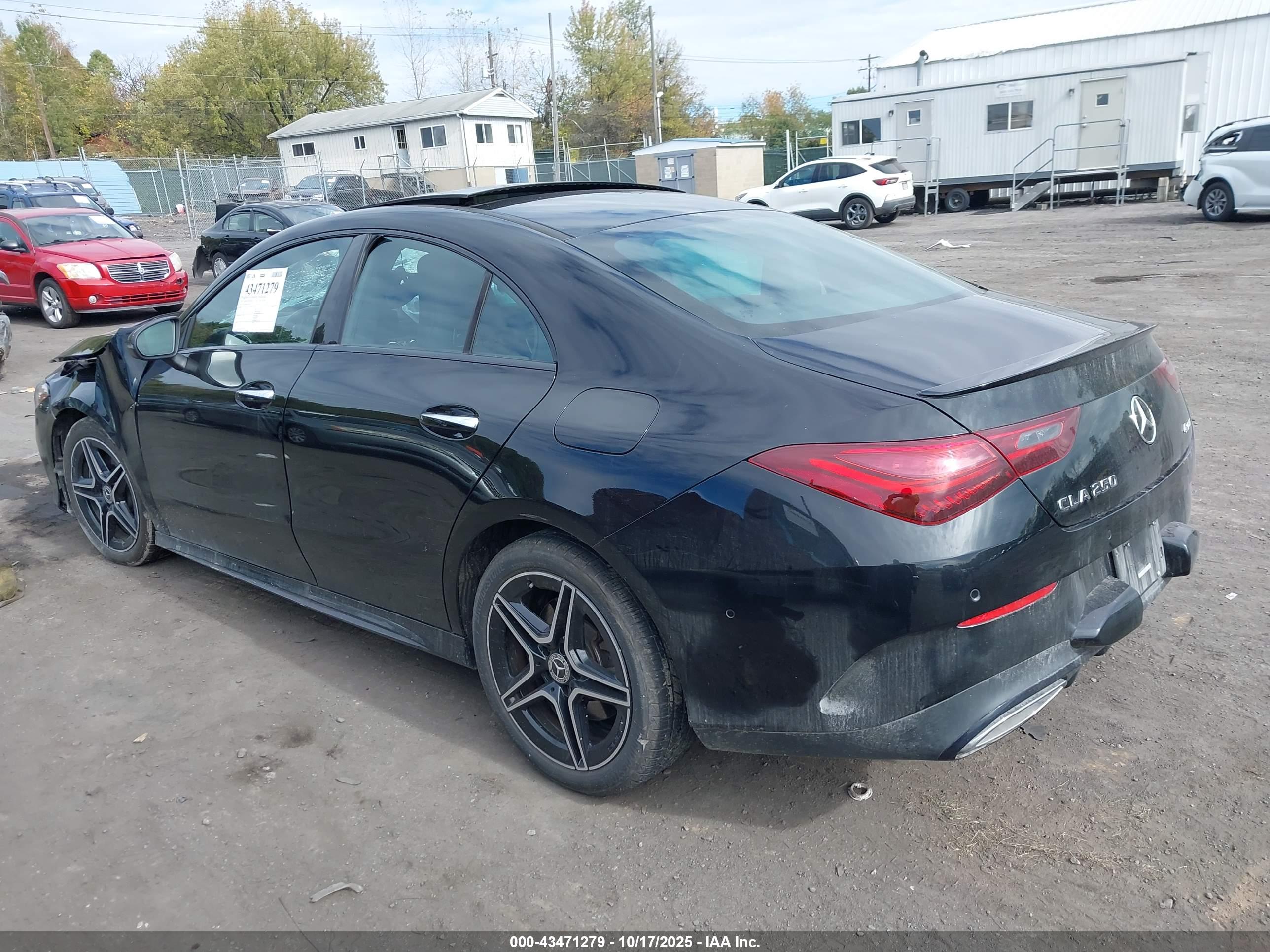 MERCEDES-BENZ CLA image 3