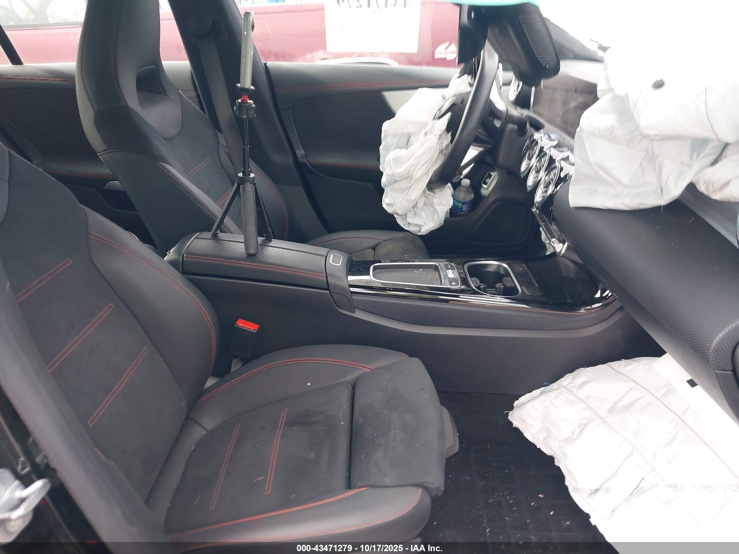MERCEDES-BENZ CLA image 5
