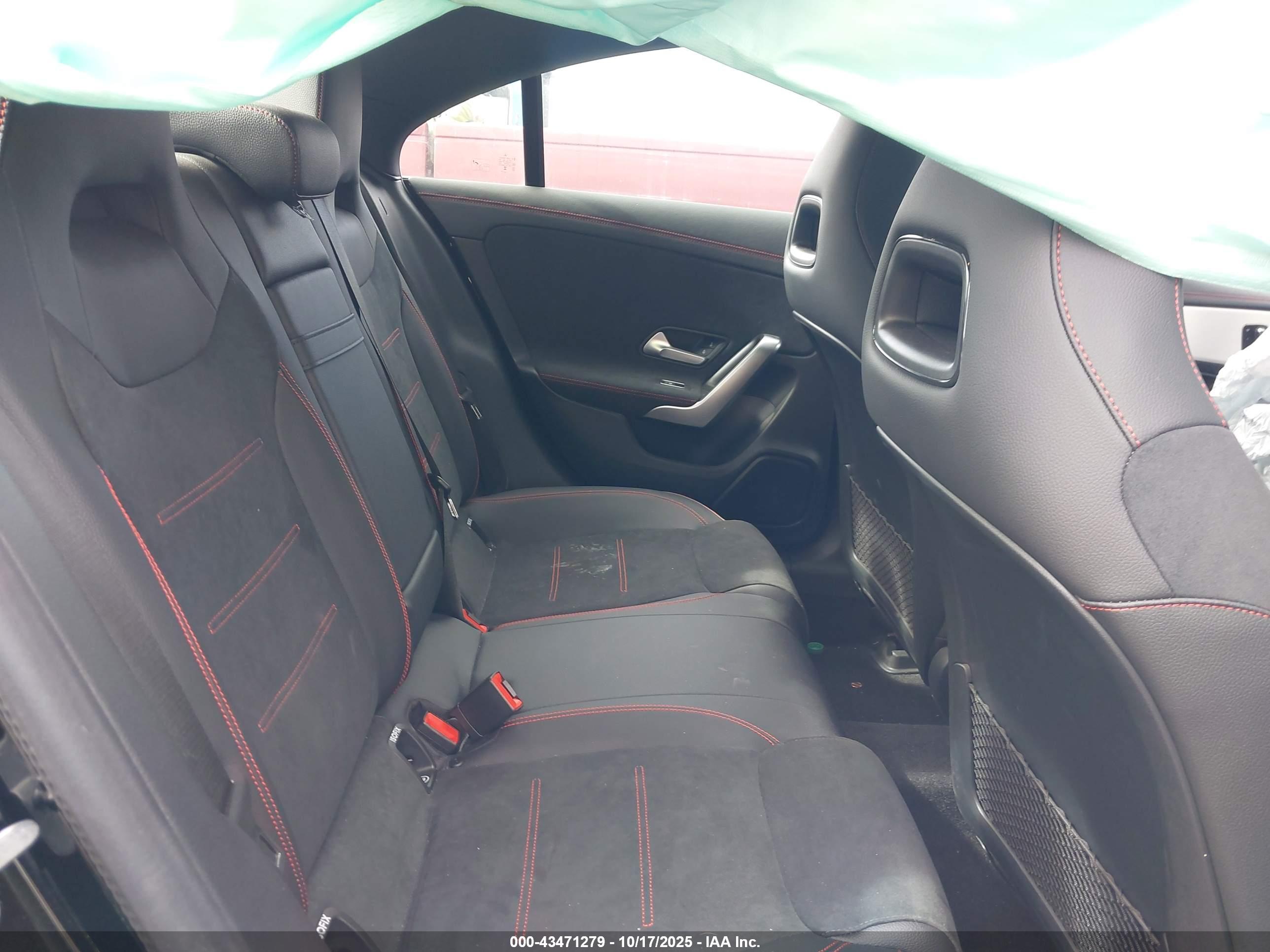 MERCEDES-BENZ CLA image 8