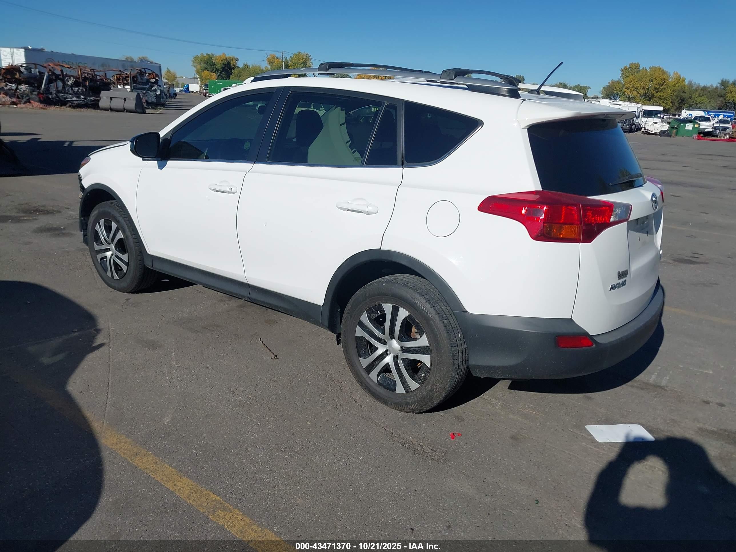 TOYOTA RAV4 image 3
