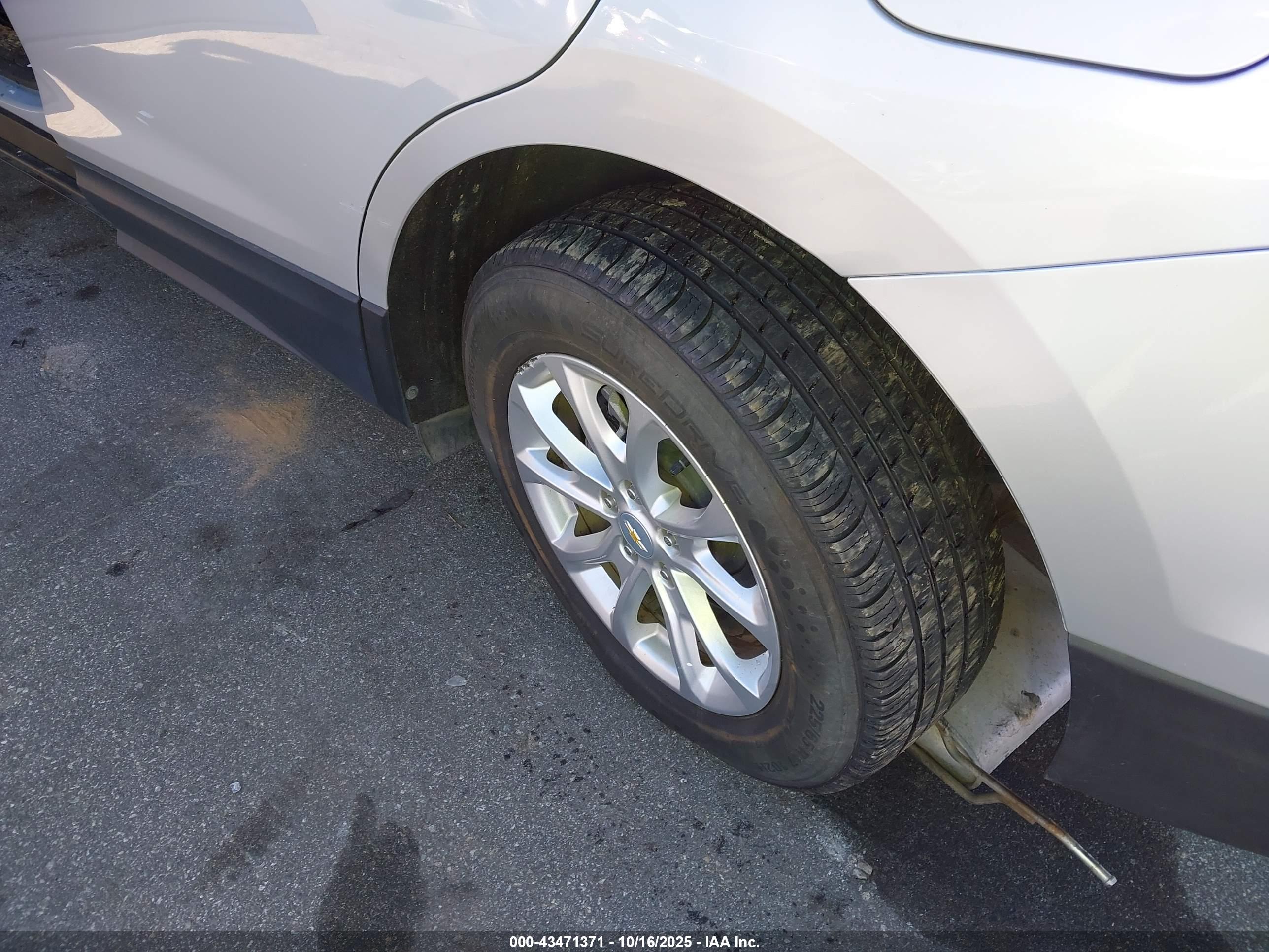 CHEVROLET EQUINOX image 6