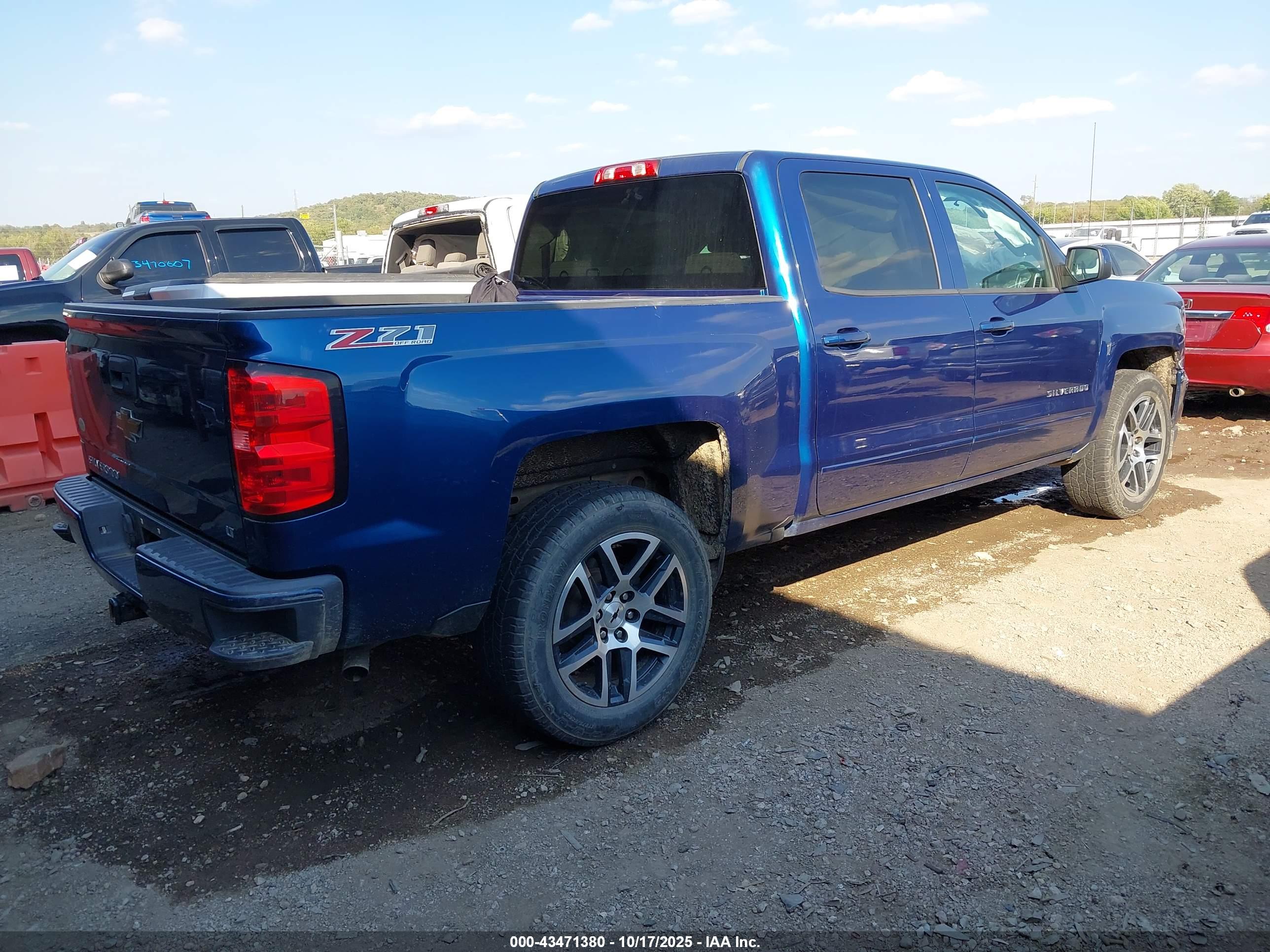 CHEVROLET SILVERADO image 4