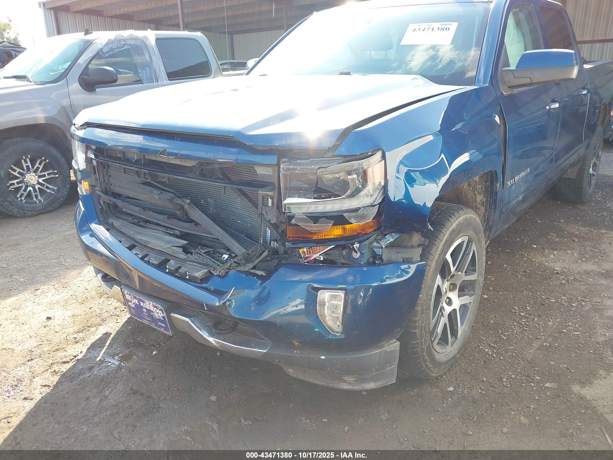 CHEVROLET SILVERADO image 6