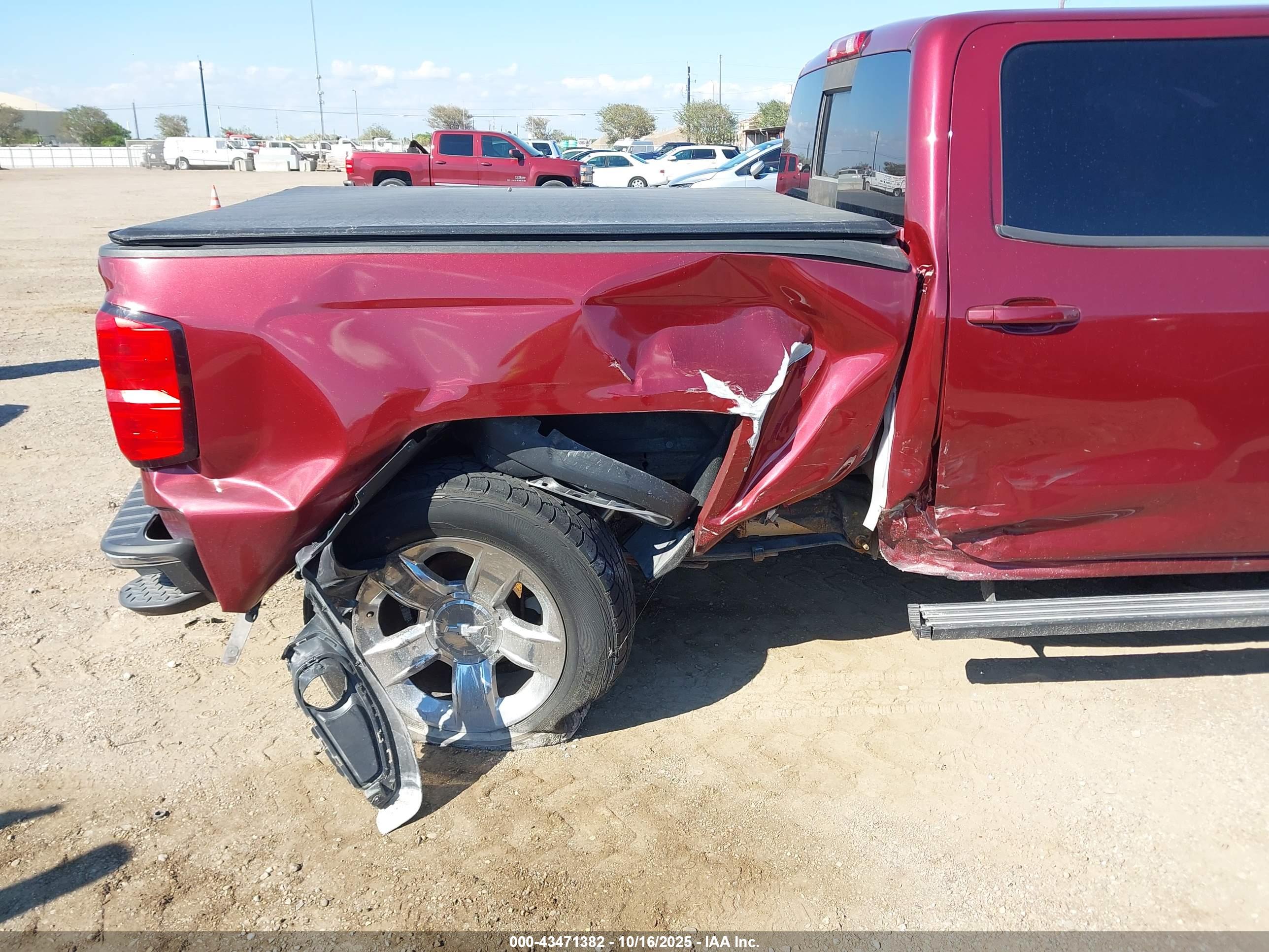 CHEVROLET SILVERADO image 6