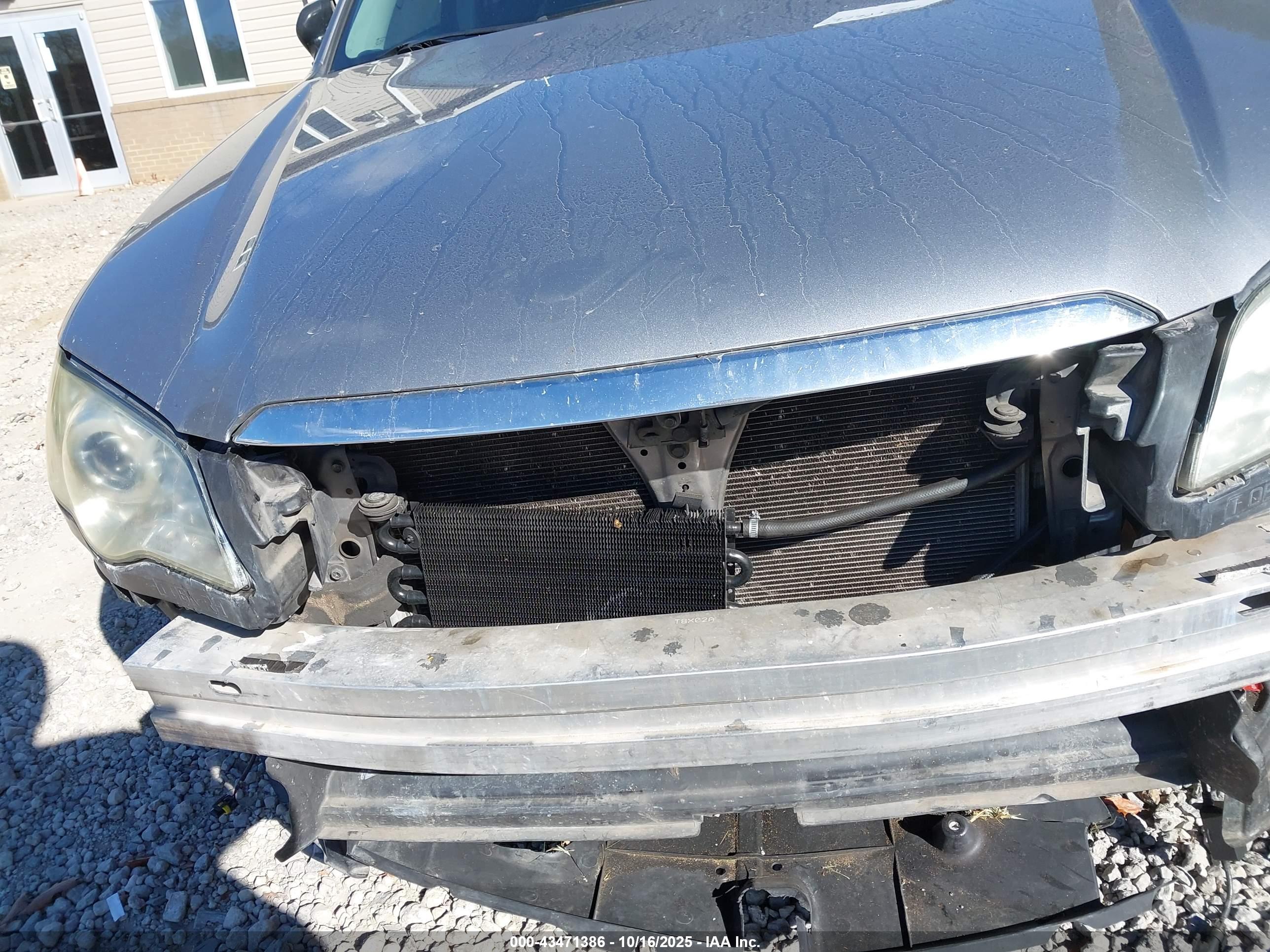 SUBARU OUTBACK image 10