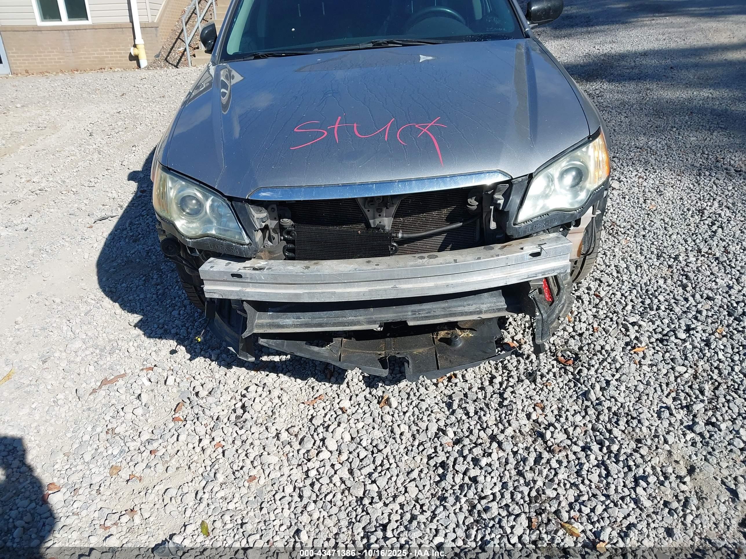 SUBARU OUTBACK image 6