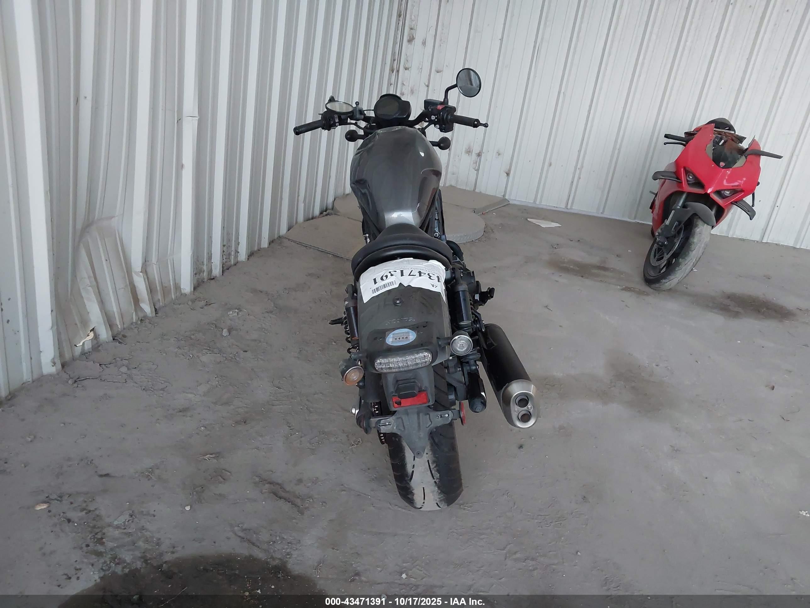 HONDA CMX1100 image 6