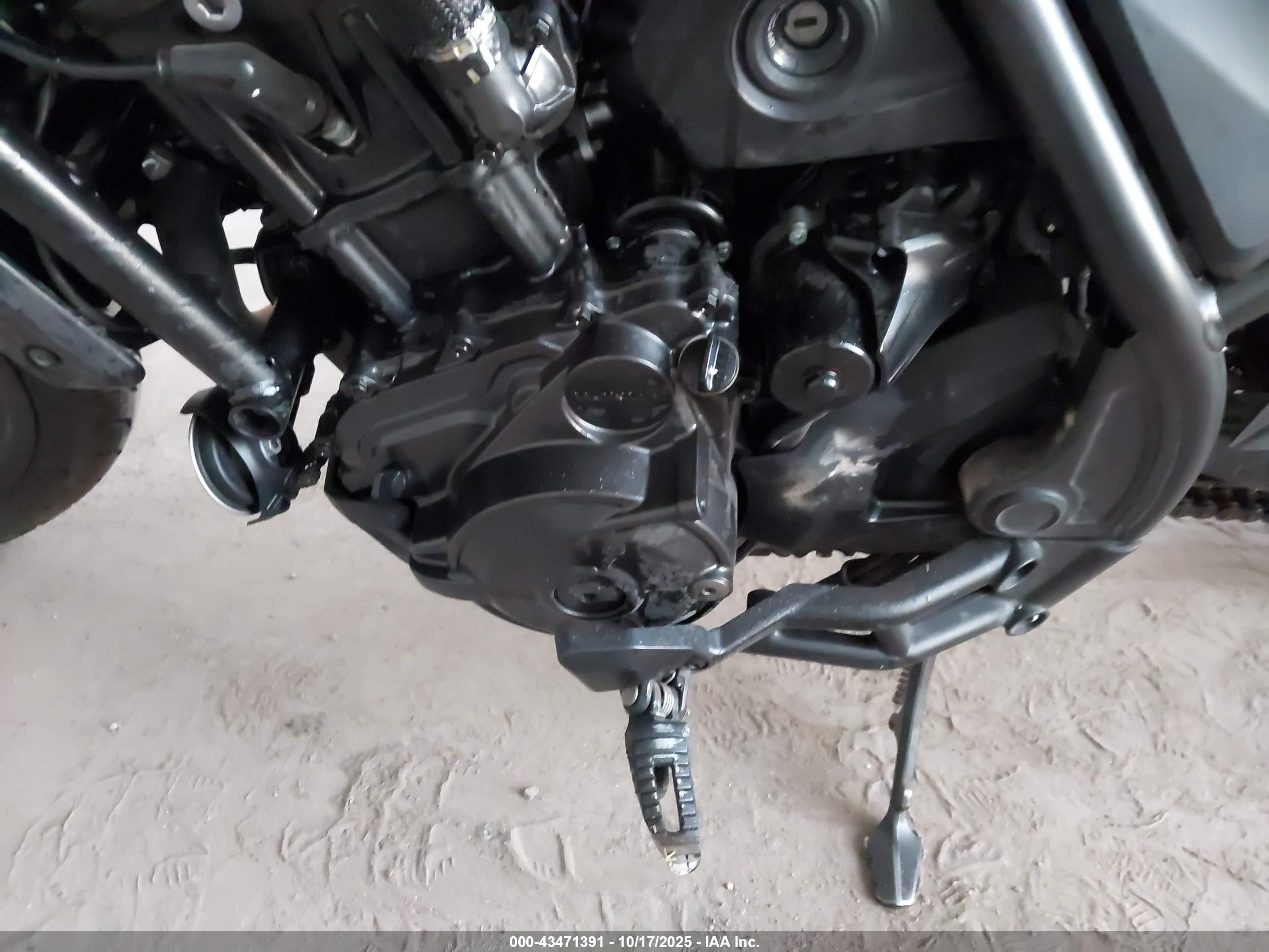 HONDA CMX1100 image 9