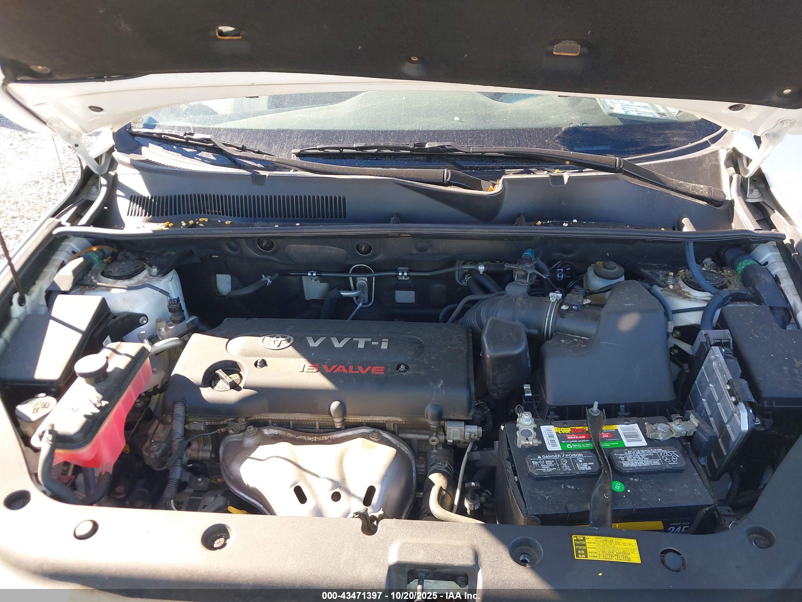 TOYOTA RAV4 image 10