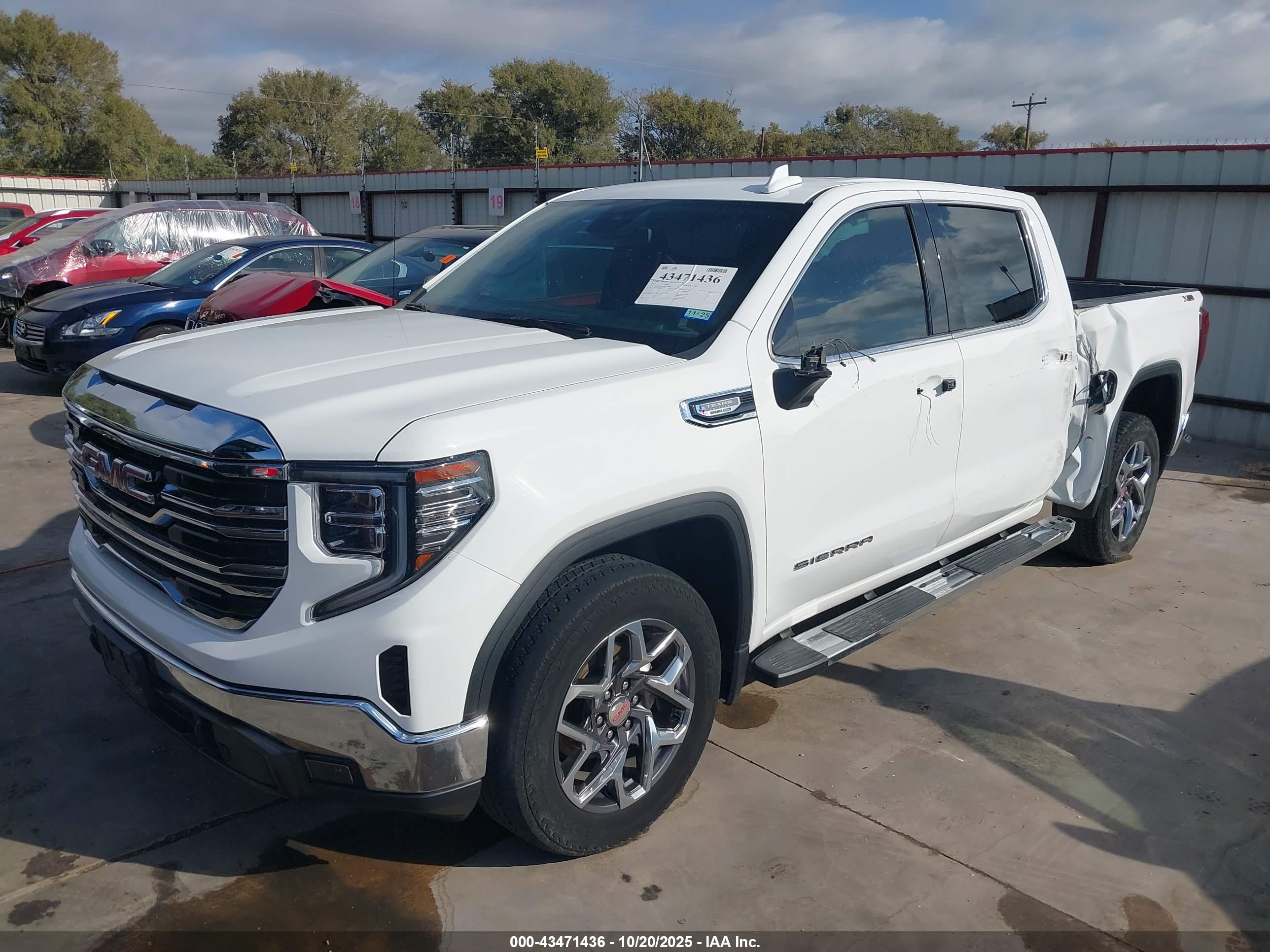 GMC SIERRA image 2