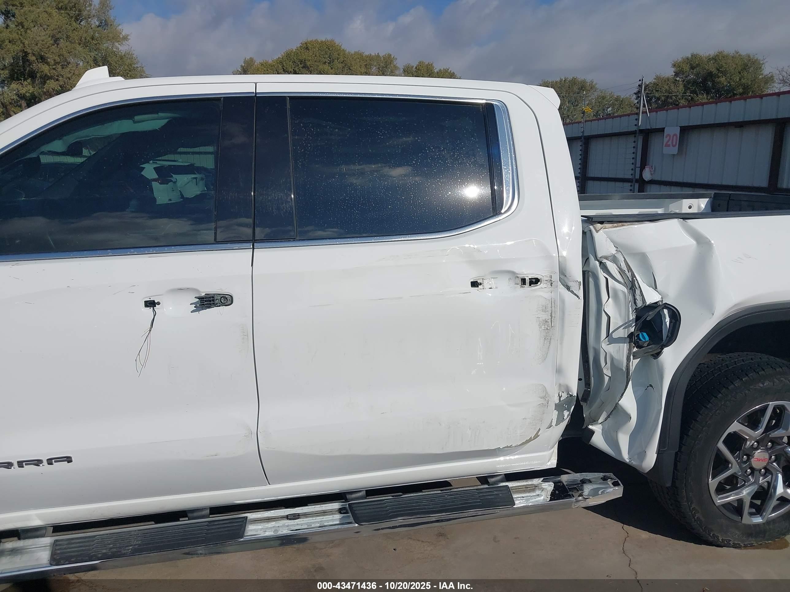 GMC SIERRA image 6