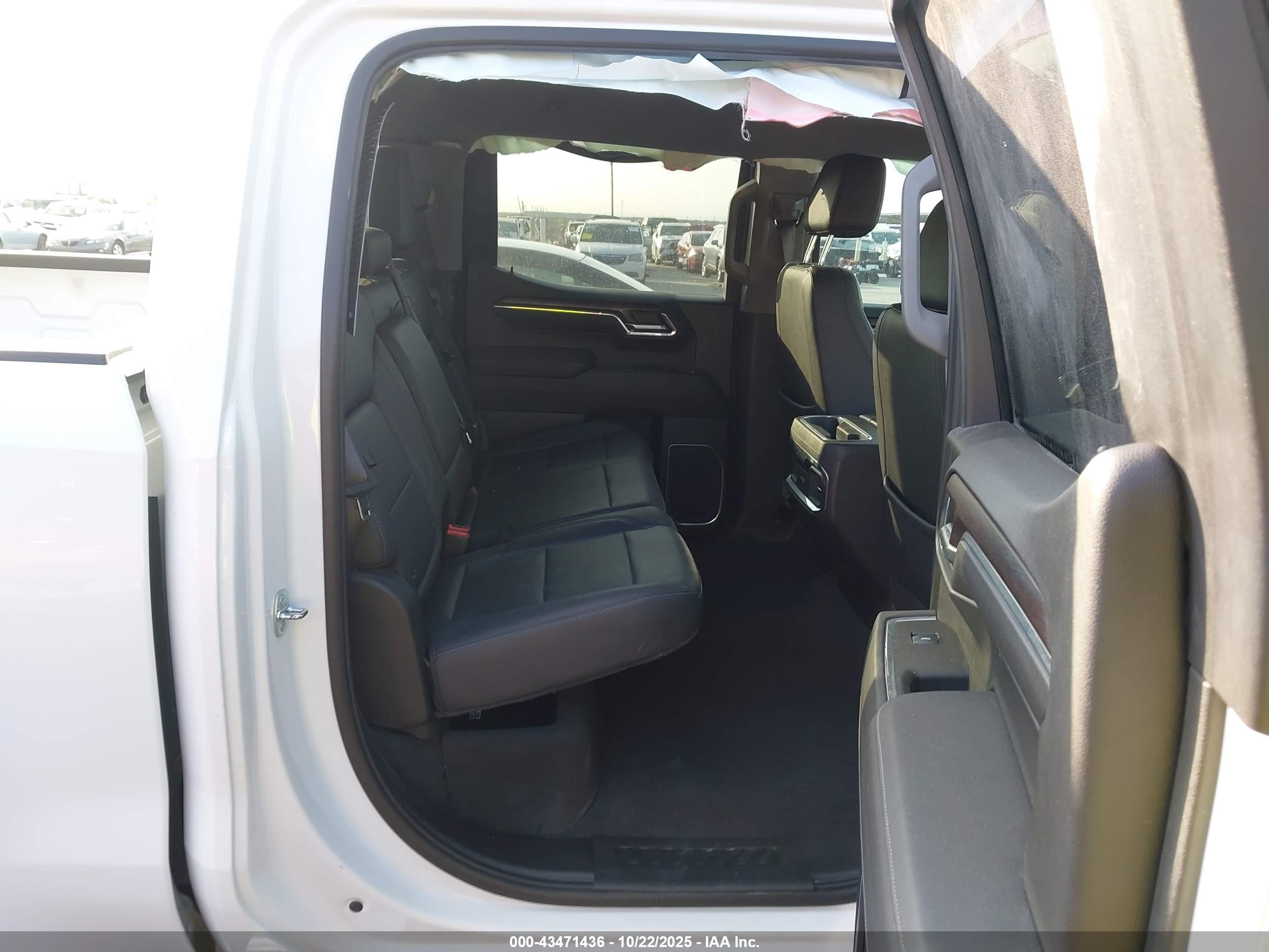 GMC SIERRA image 8