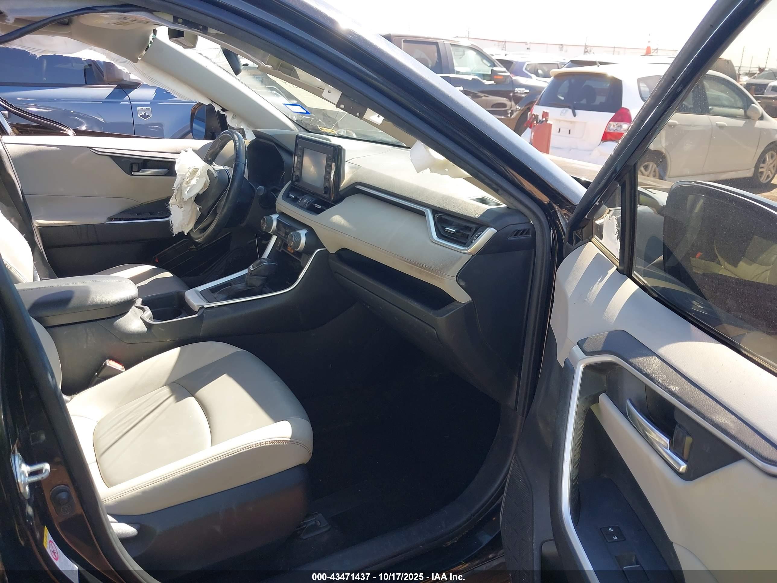 TOYOTA RAV4 image 5