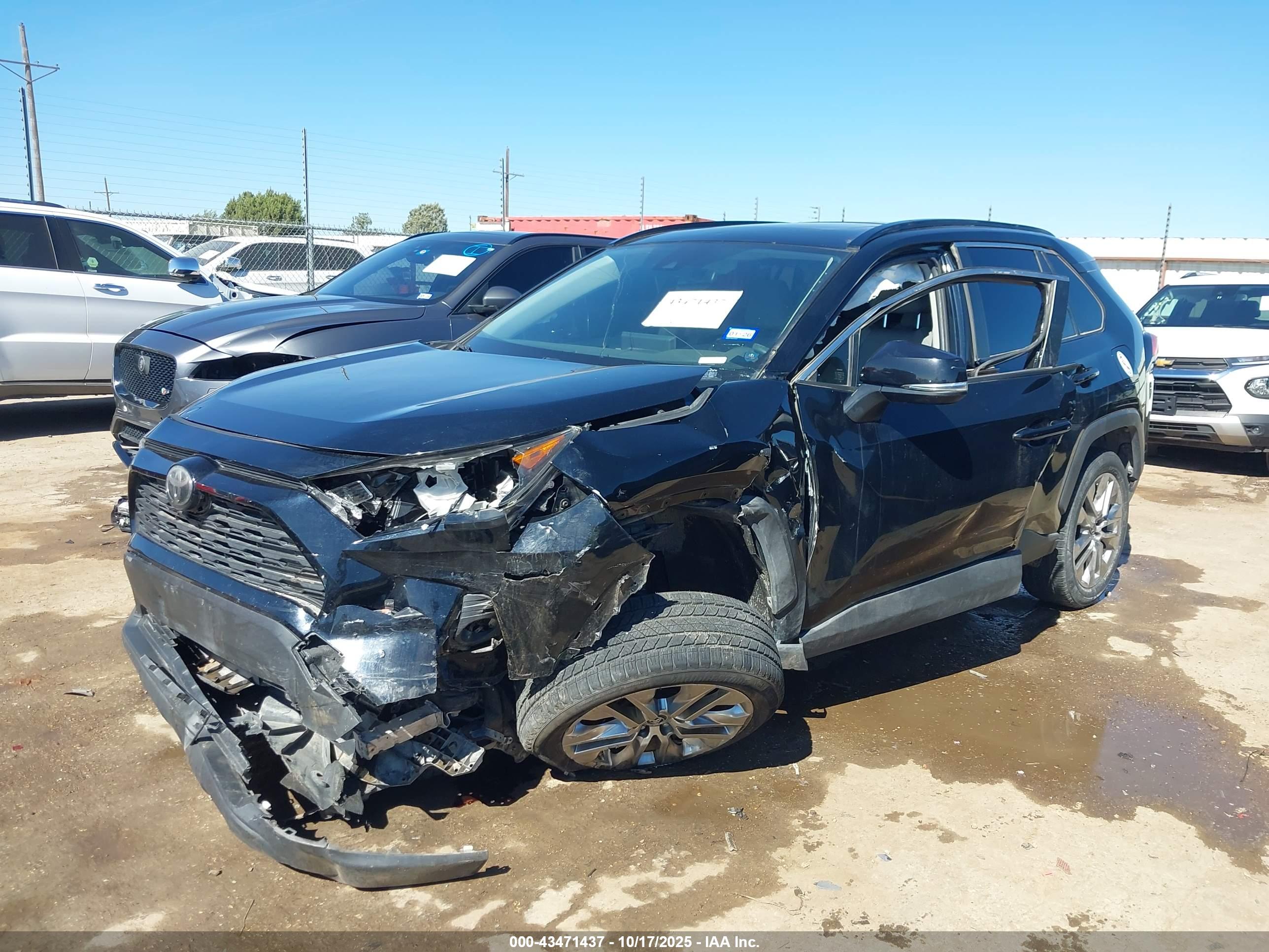 TOYOTA RAV4 image 6