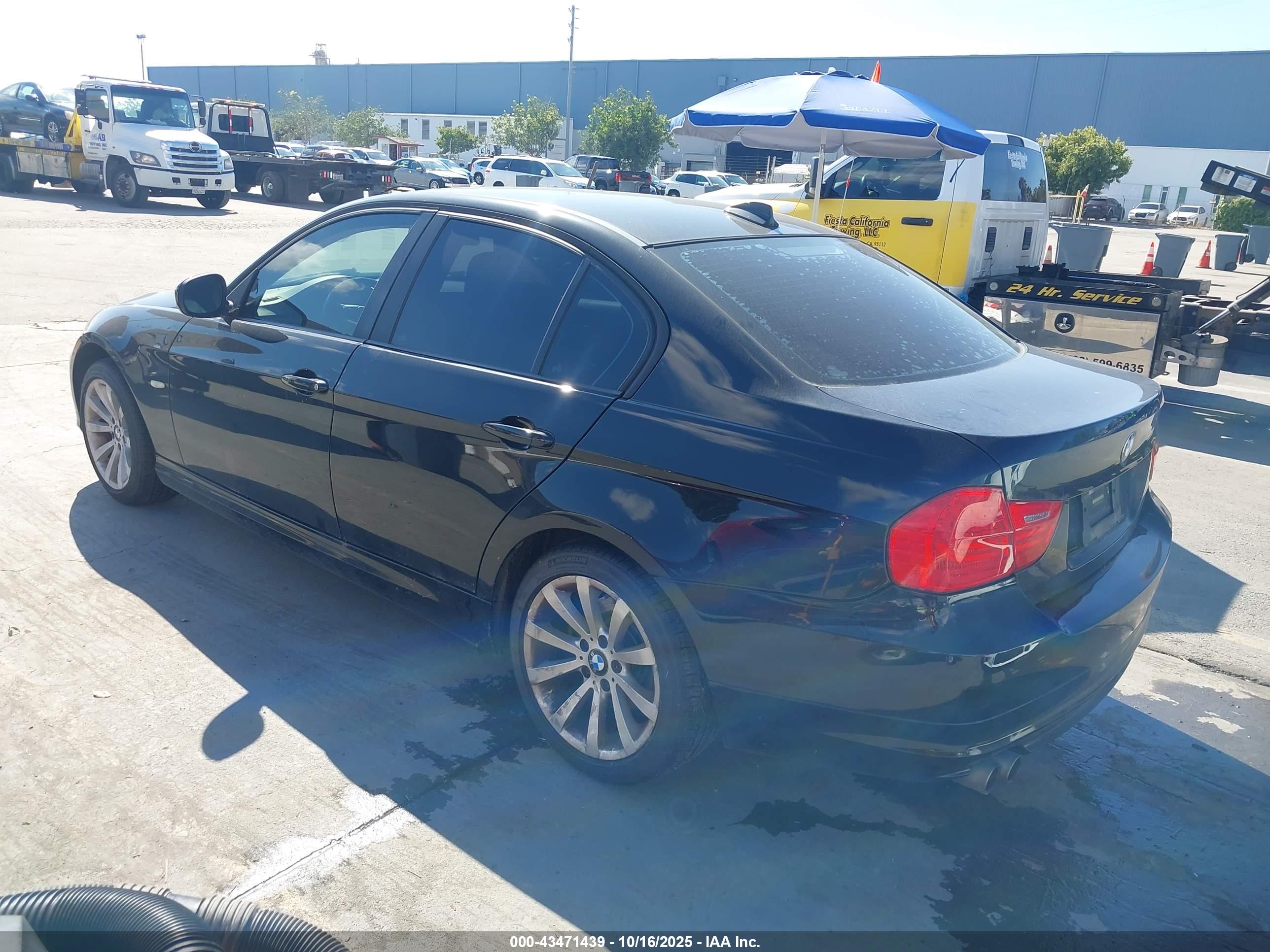 BMW 328I image 3