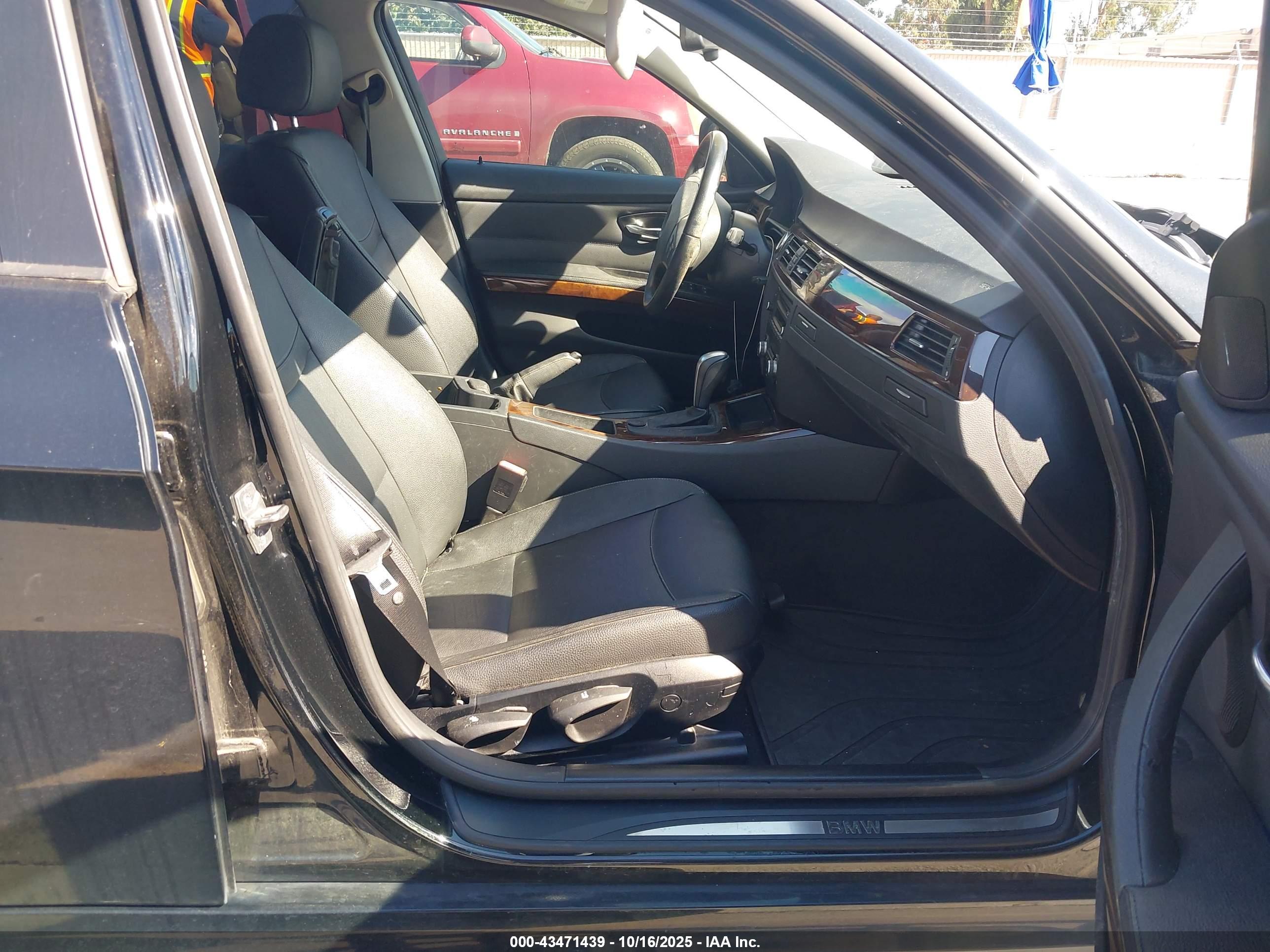 BMW 328I image 5