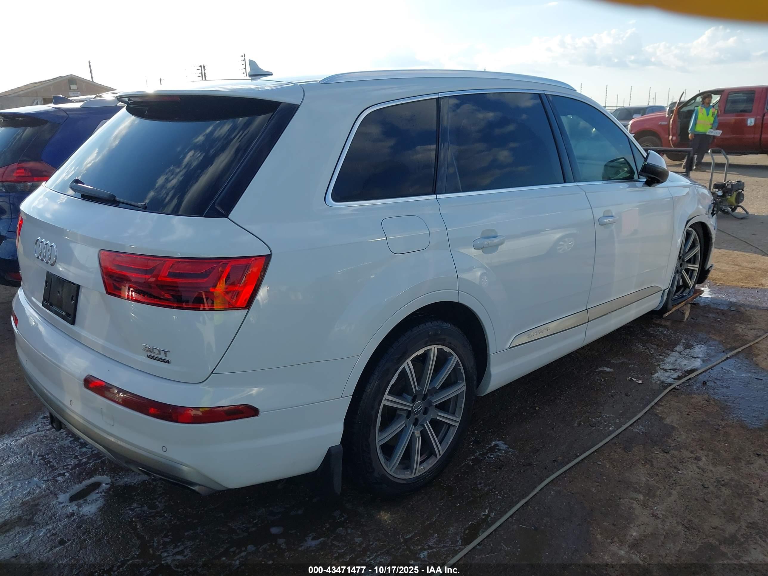 AUDI Q7 image 4