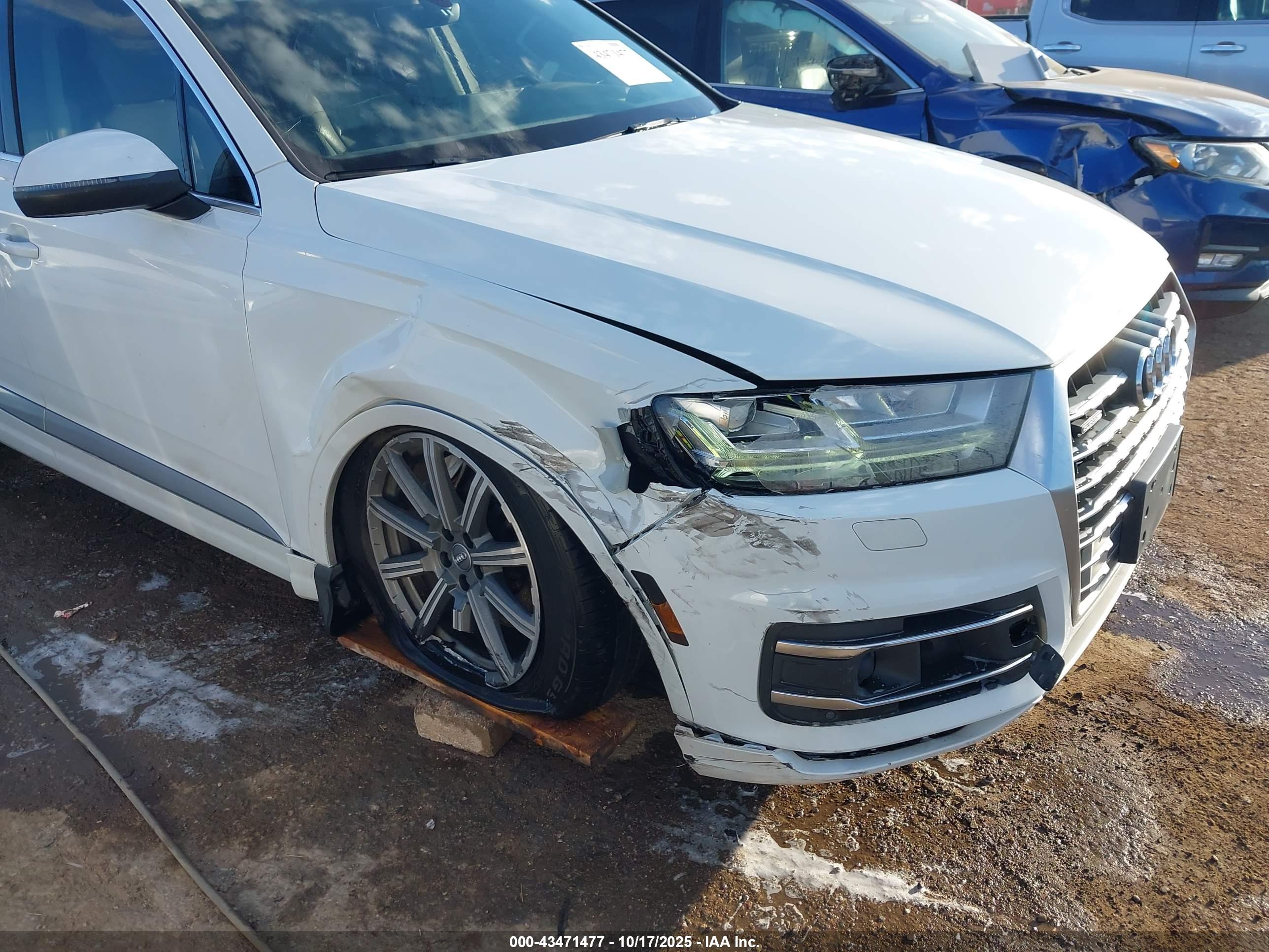 AUDI Q7 image 6