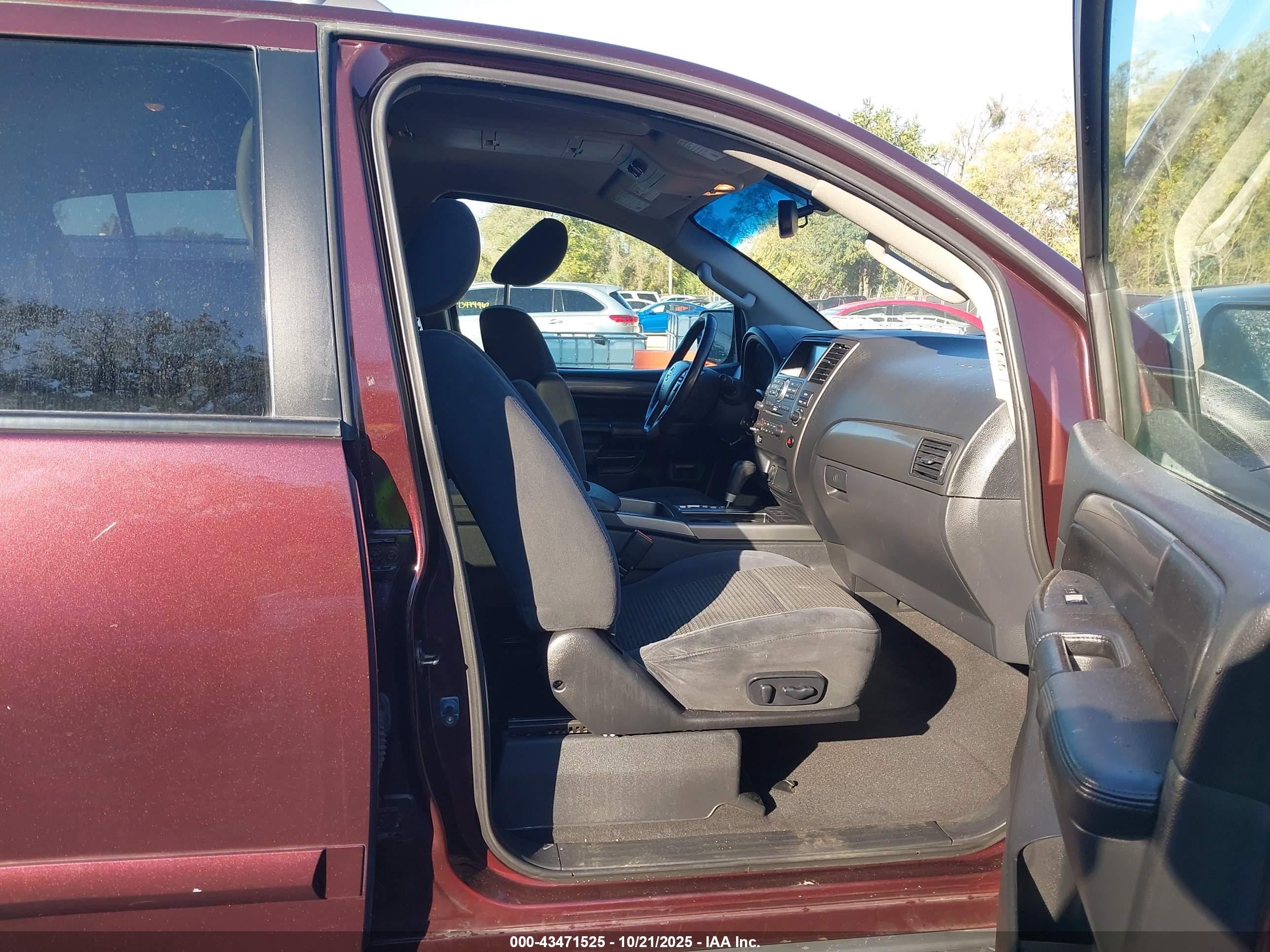 NISSAN ARMADA image 5
