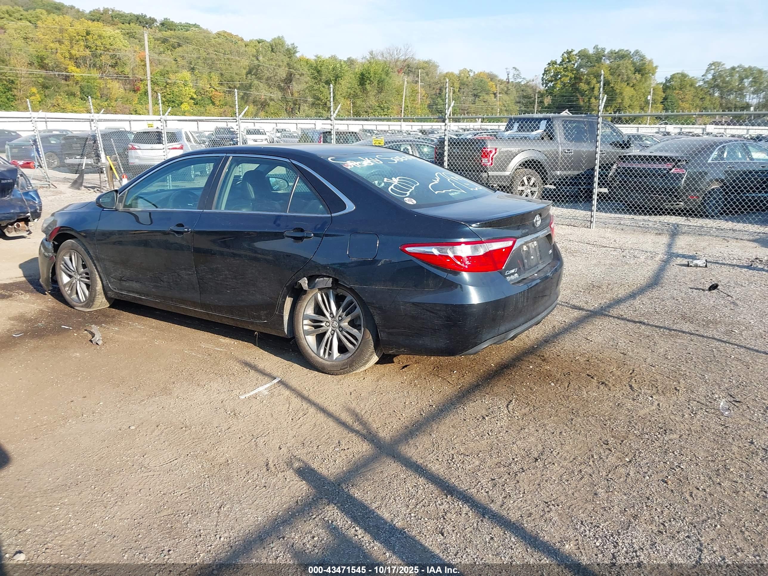 TOYOTA CAMRY image 3