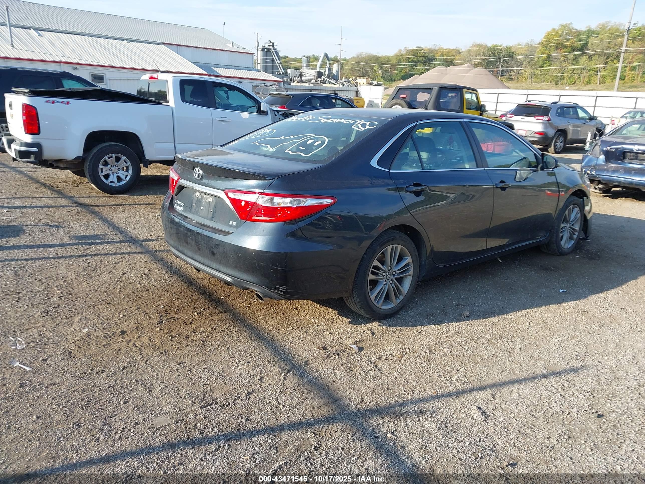 TOYOTA CAMRY image 4