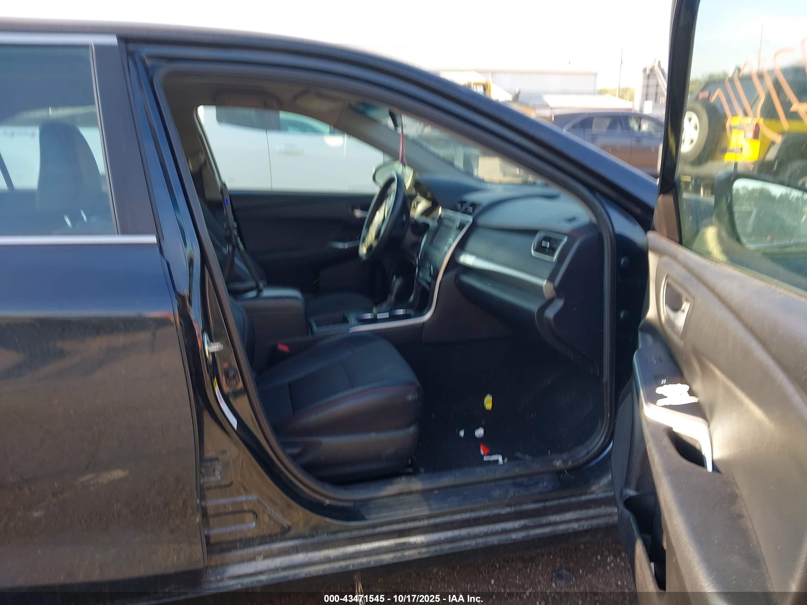 TOYOTA CAMRY image 5