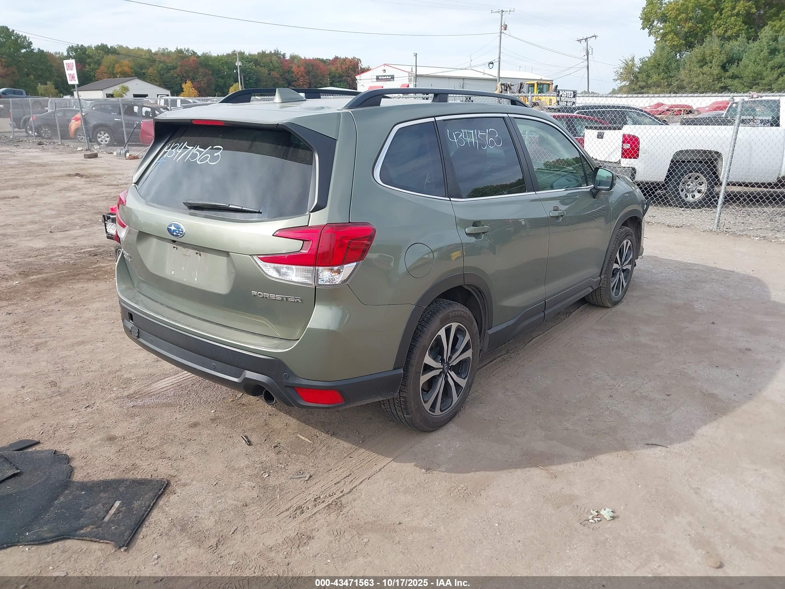 SUBARU FORESTER image 4
