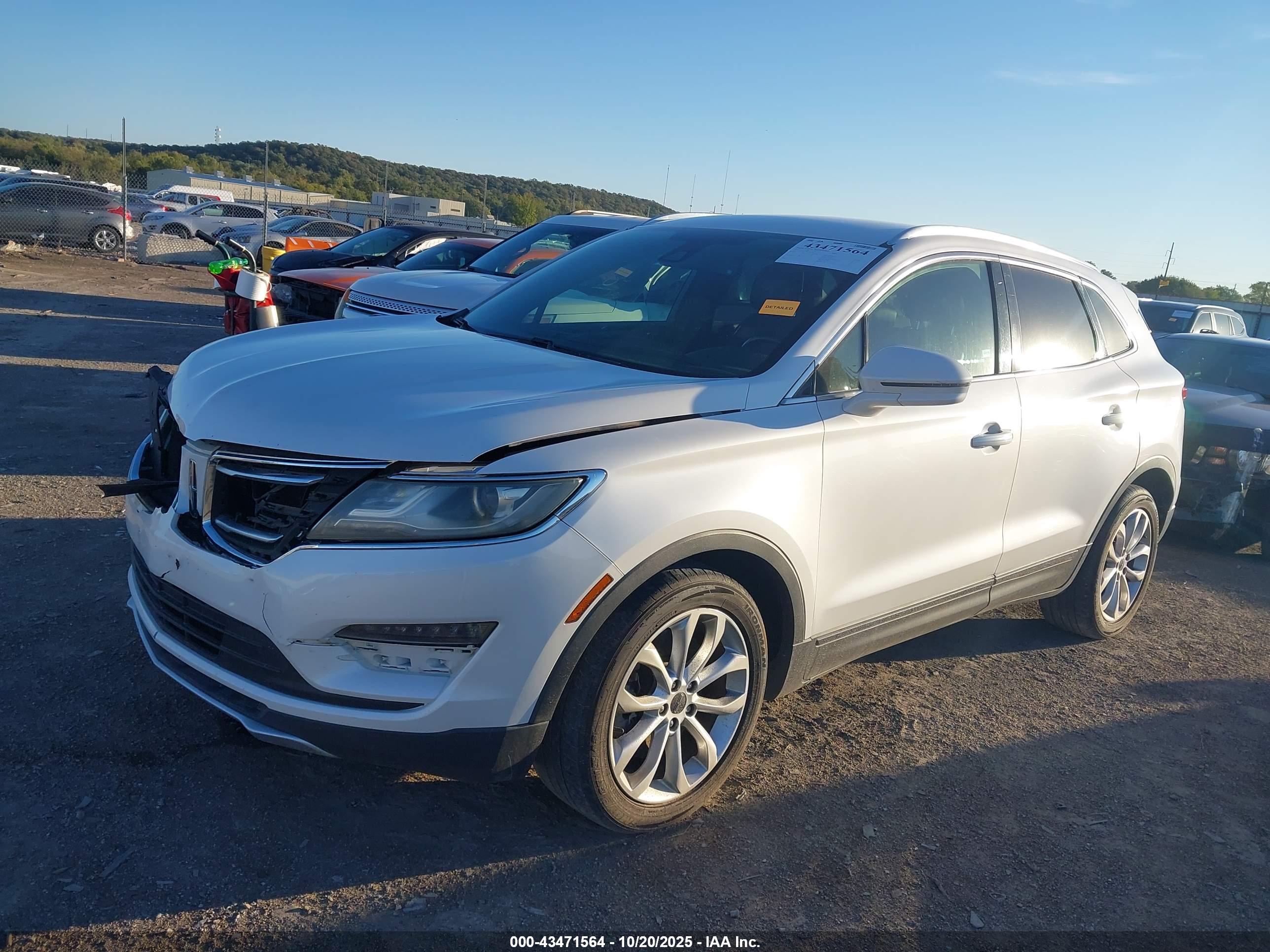 LINCOLN MKC image 2