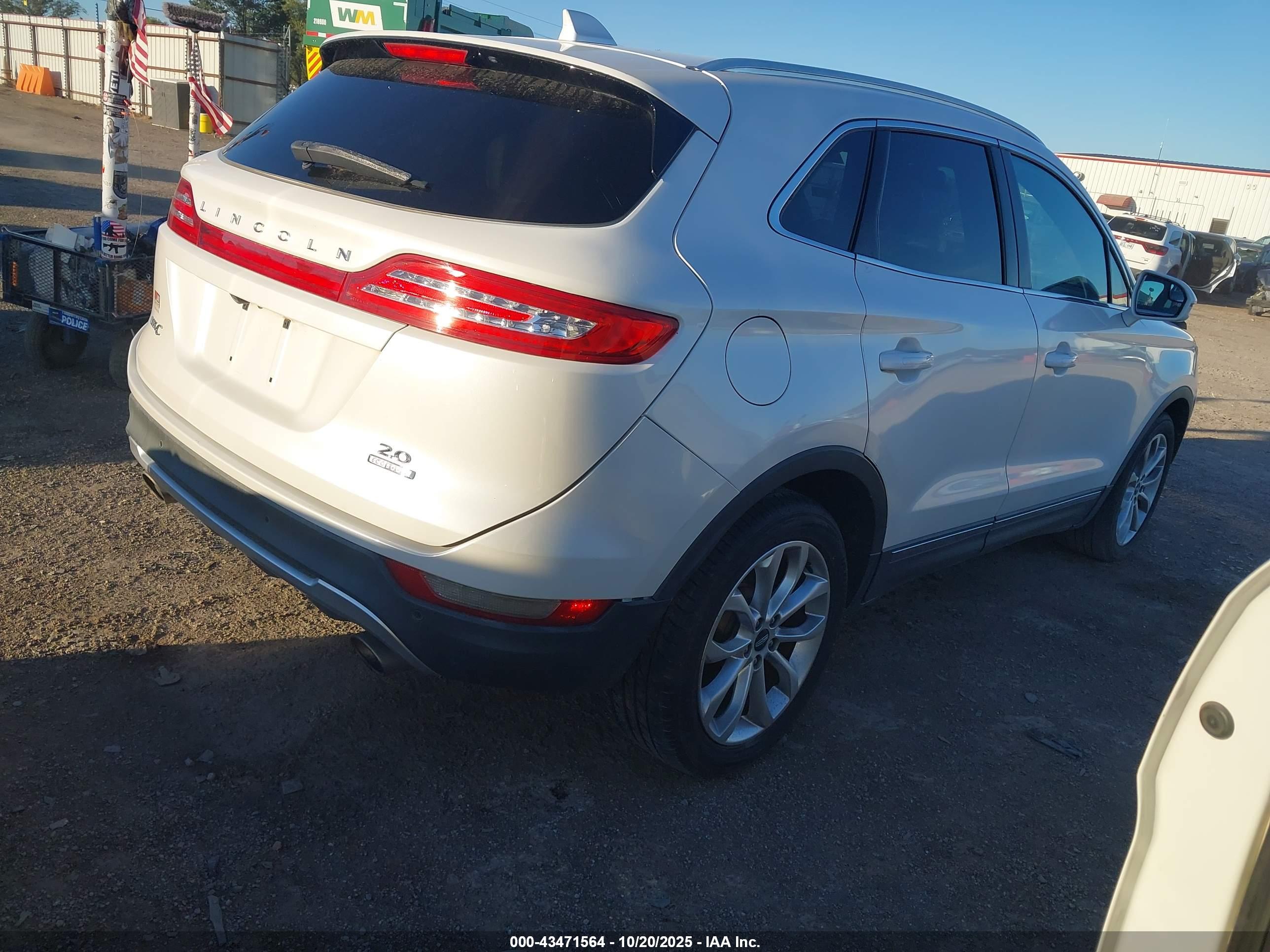 LINCOLN MKC image 4