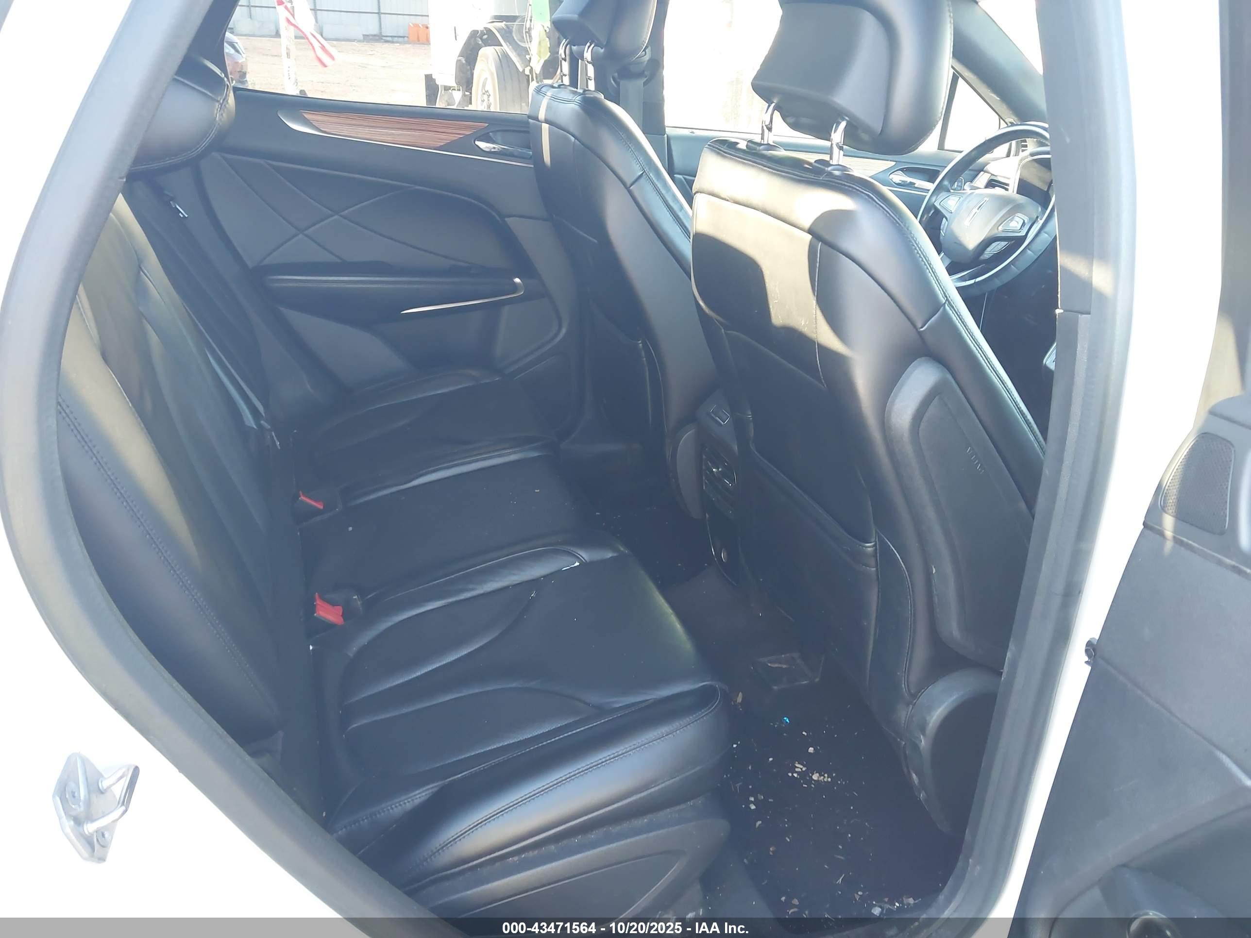LINCOLN MKC image 8