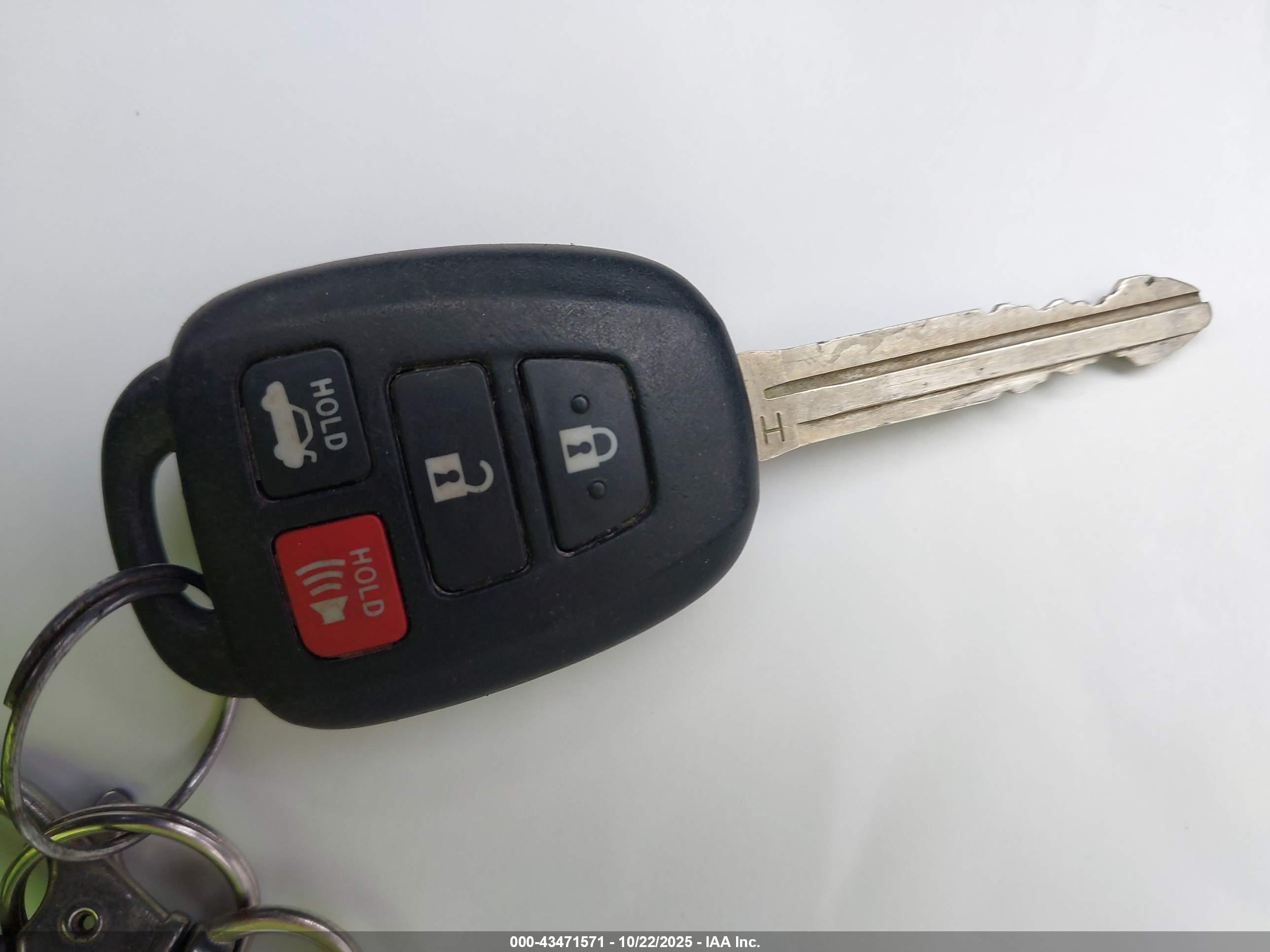 TOYOTA COROLLA image 11